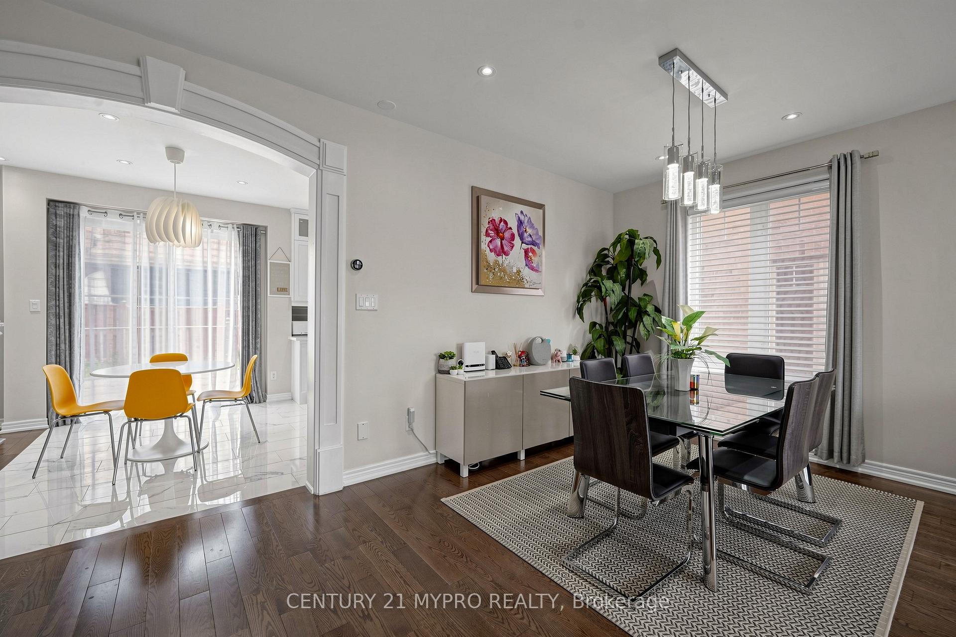 Photo 13 of 225 Silver Maple Road, Richmond Hill, Jefferson — HOMEH