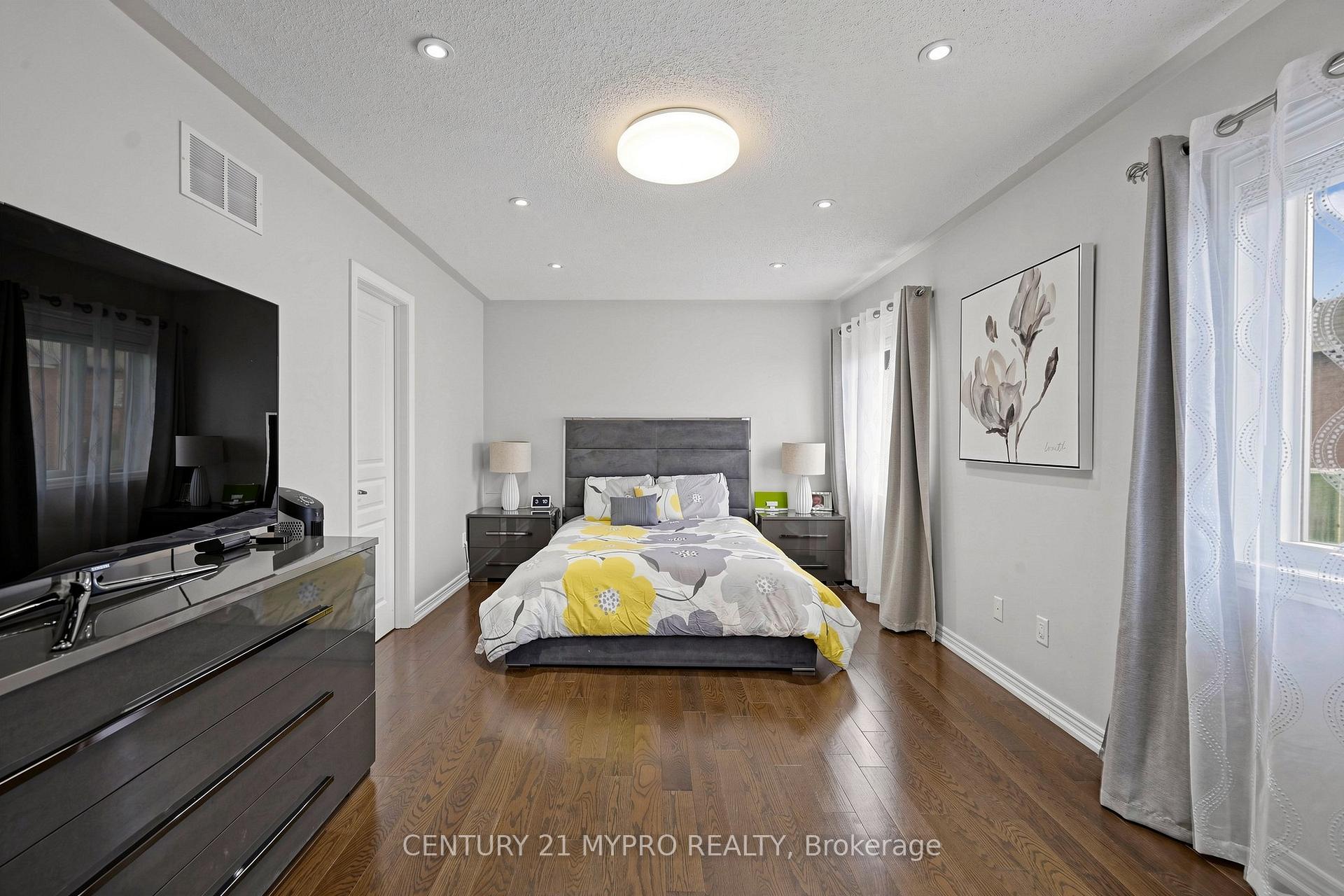 Photo 18 of 225 Silver Maple Road, Richmond Hill, Jefferson — HOMEH