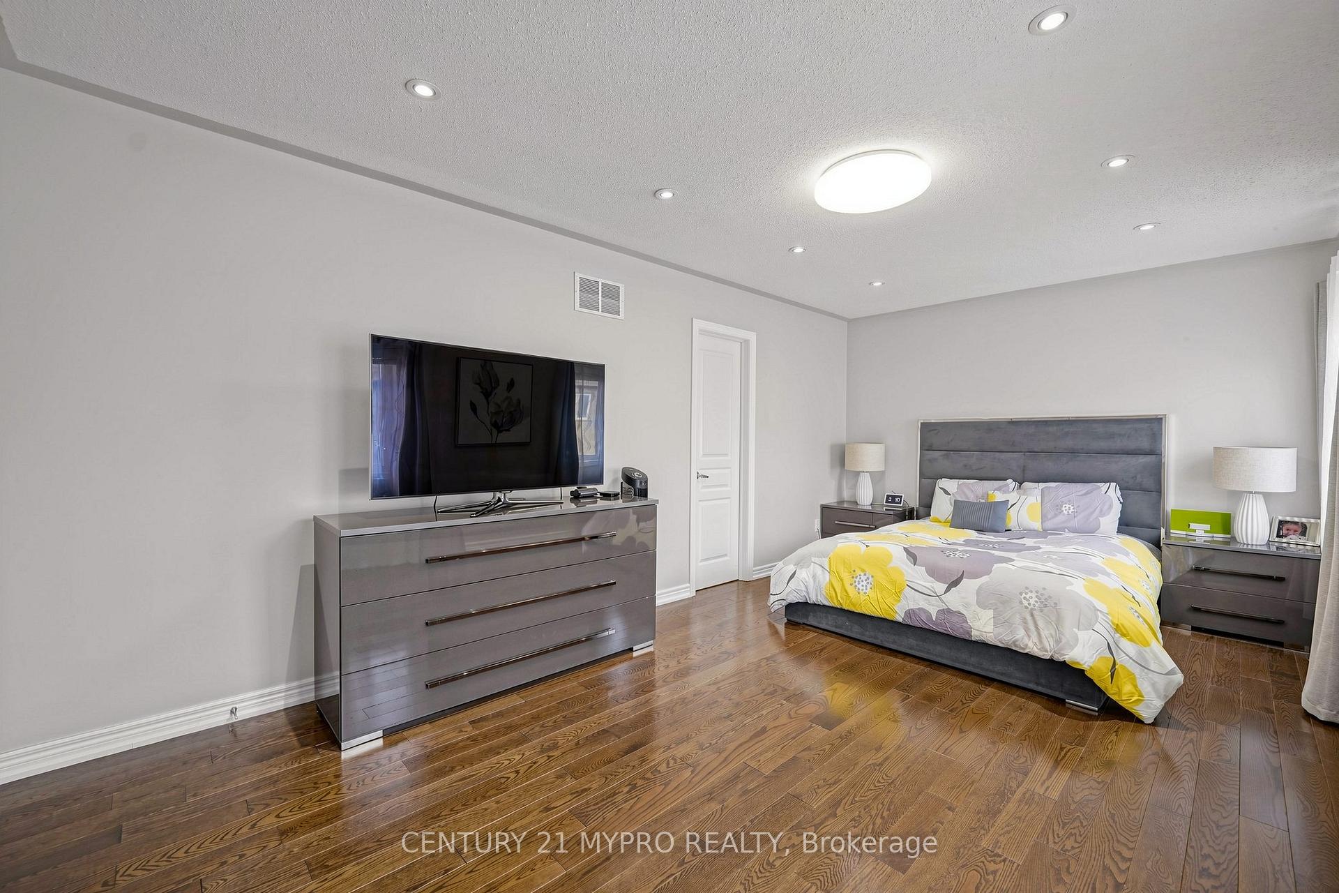 Photo 19 of 225 Silver Maple Road, Richmond Hill, Jefferson — HOMEH