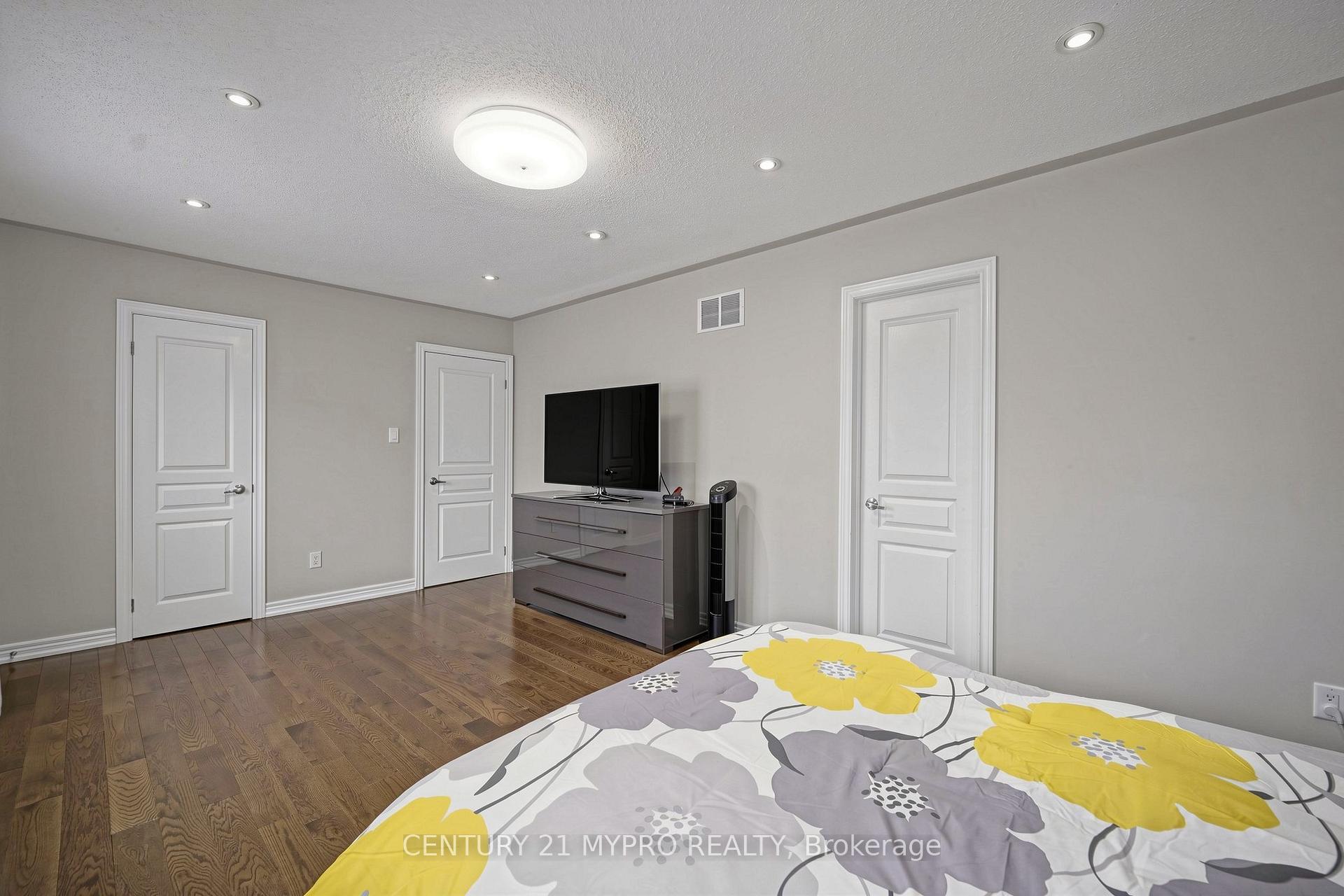 Photo 20 of 225 Silver Maple Road, Richmond Hill, Jefferson — HOMEH