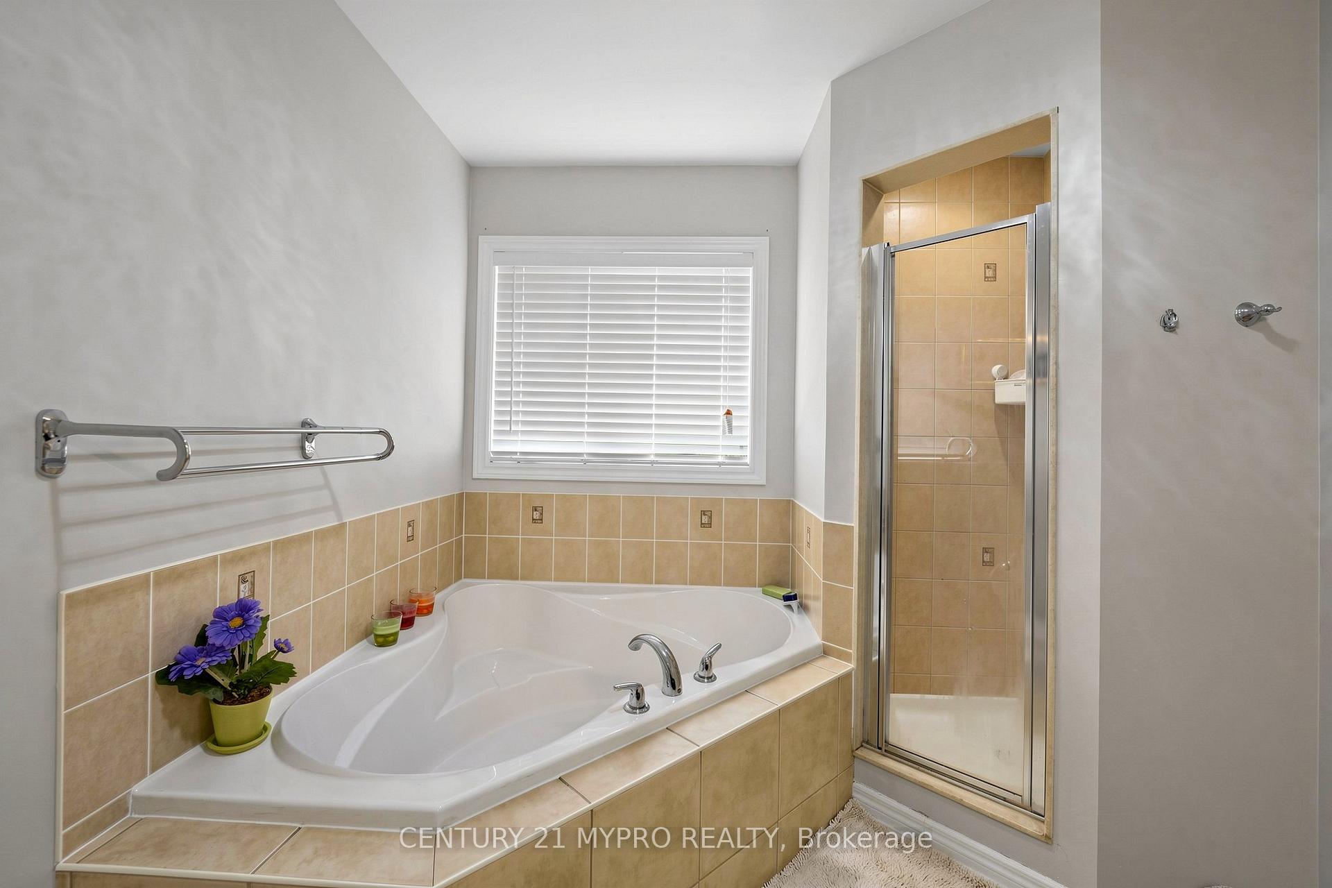 Photo 21 of 225 Silver Maple Road, Richmond Hill, Jefferson — HOMEH