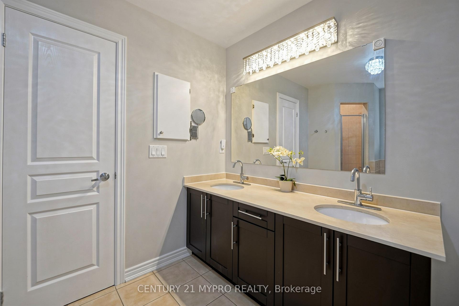 Photo 22 of 225 Silver Maple Road, Richmond Hill, Jefferson — HOMEH