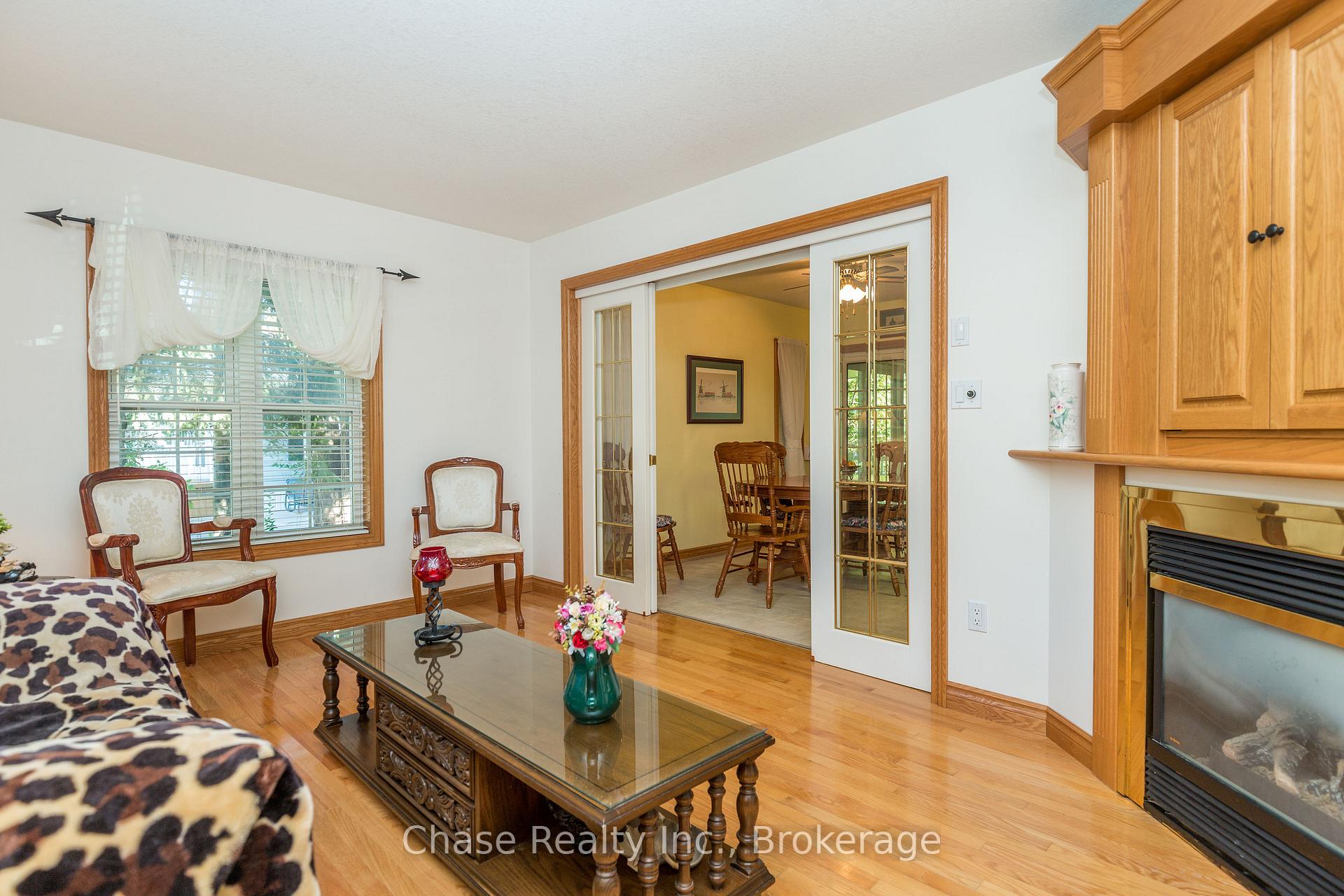 Photo 5 of 36 Topaz Street, Wasaga Beach — HOMEH