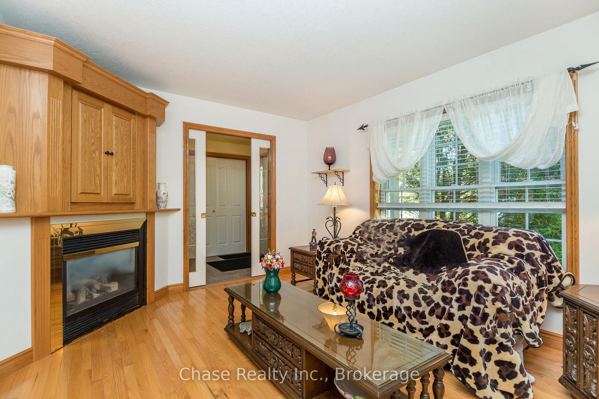 Photo 6 of 36 Topaz Street, Wasaga Beach — HOMEH