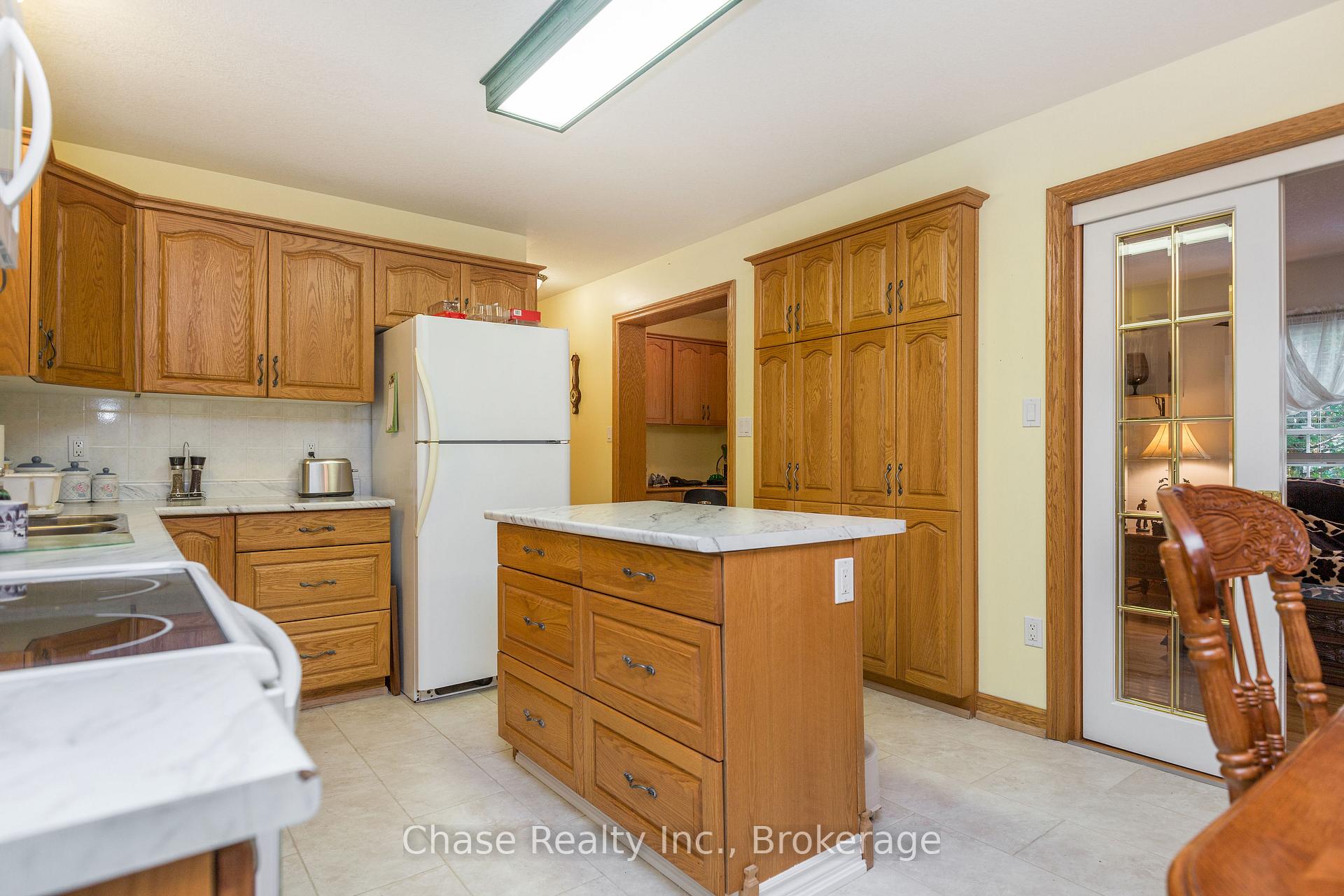 Photo 8 of 36 Topaz Street, Wasaga Beach — HOMEH