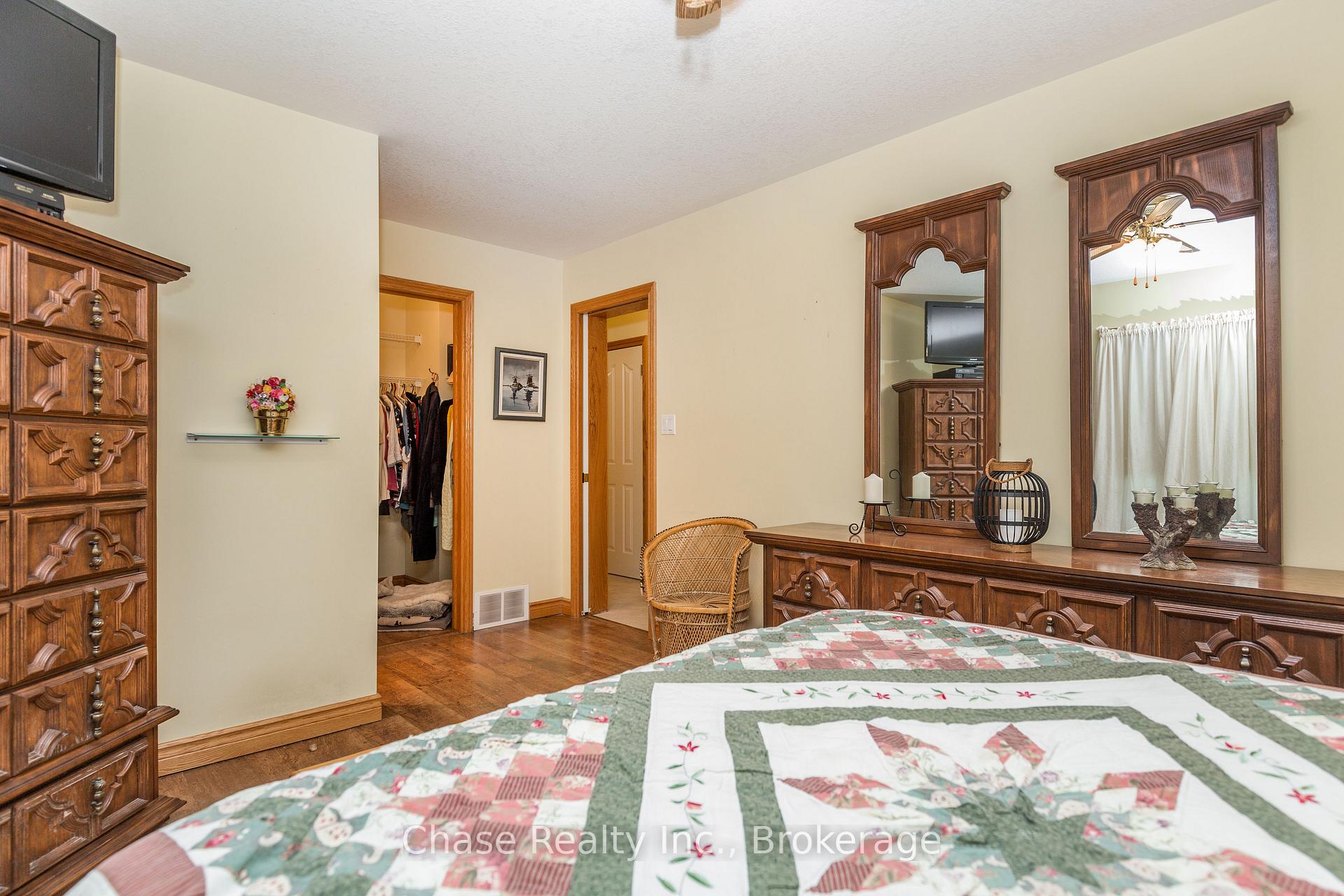 Photo 15 of 36 Topaz Street, Wasaga Beach — HOMEH