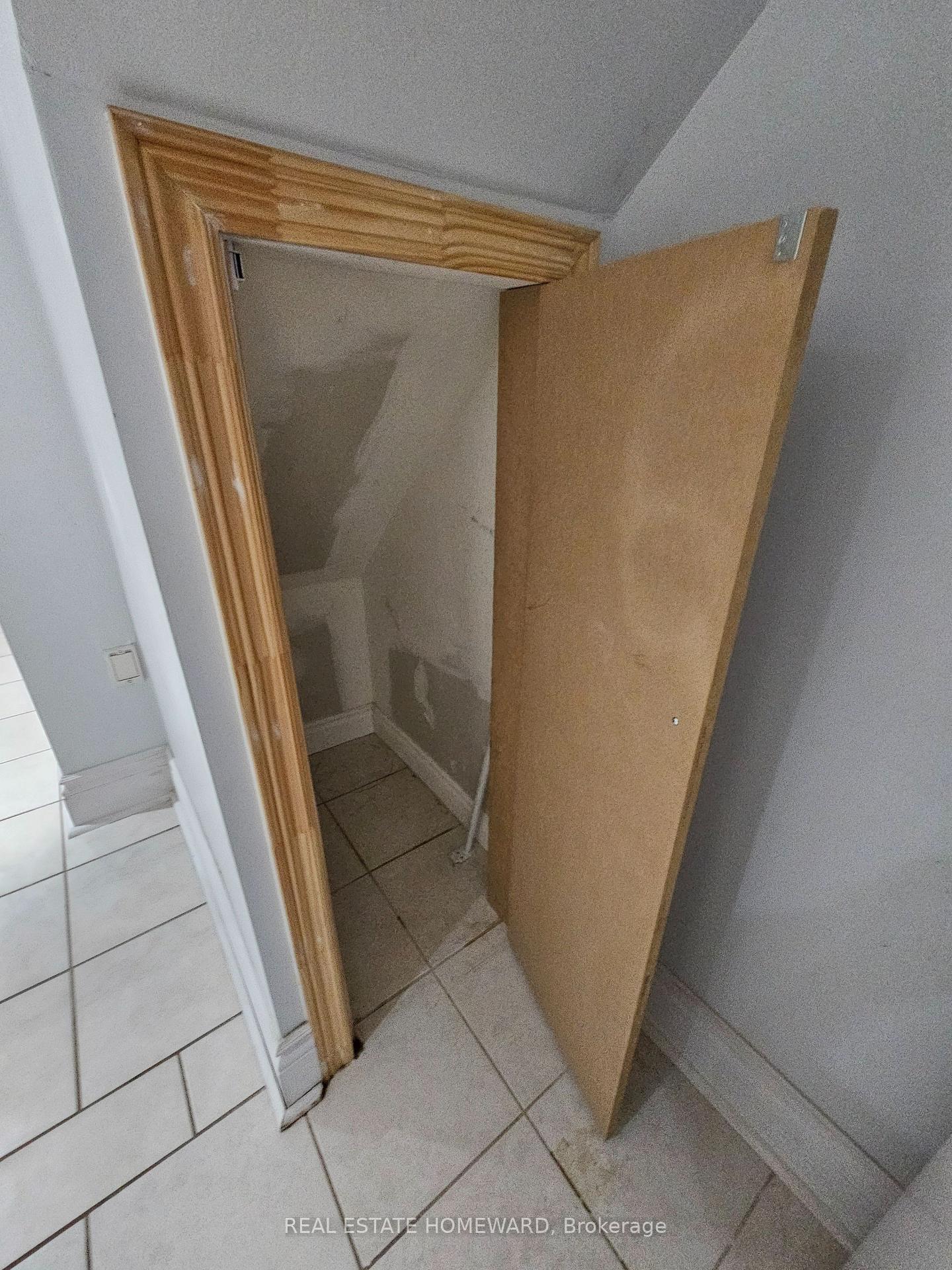 Photo 21 of Unit Lower level, 19 Keystone Avenue, Toronto, East End-Danforth — HOMEH