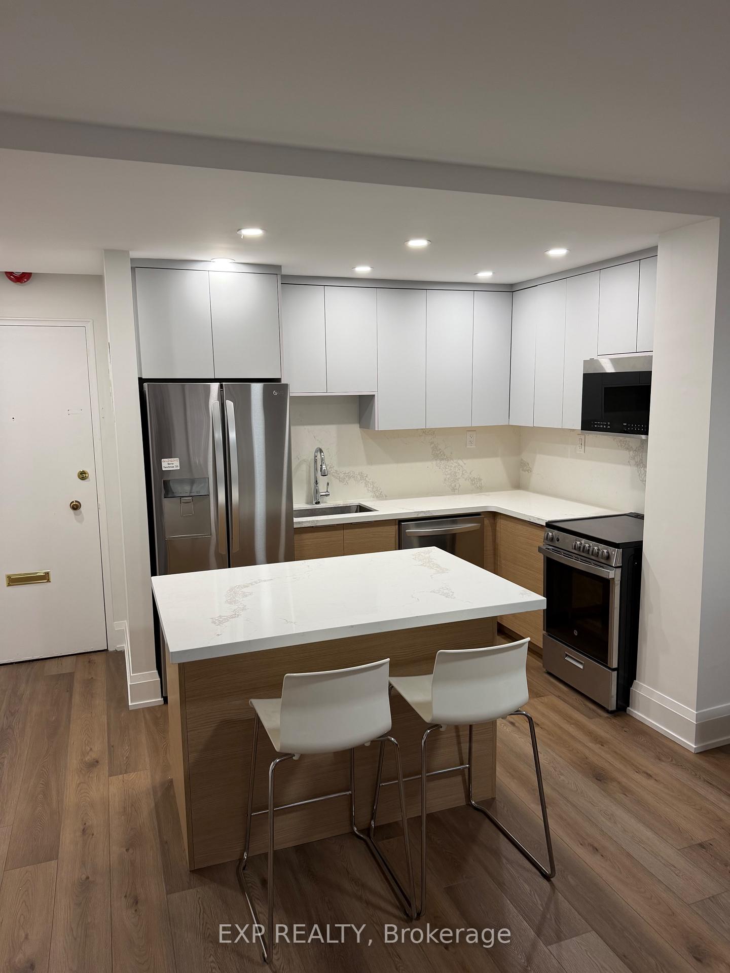 Photo 2 of Unit 404, 60 Montclair Avenue, Toronto, Forest Hill South — HOMEH