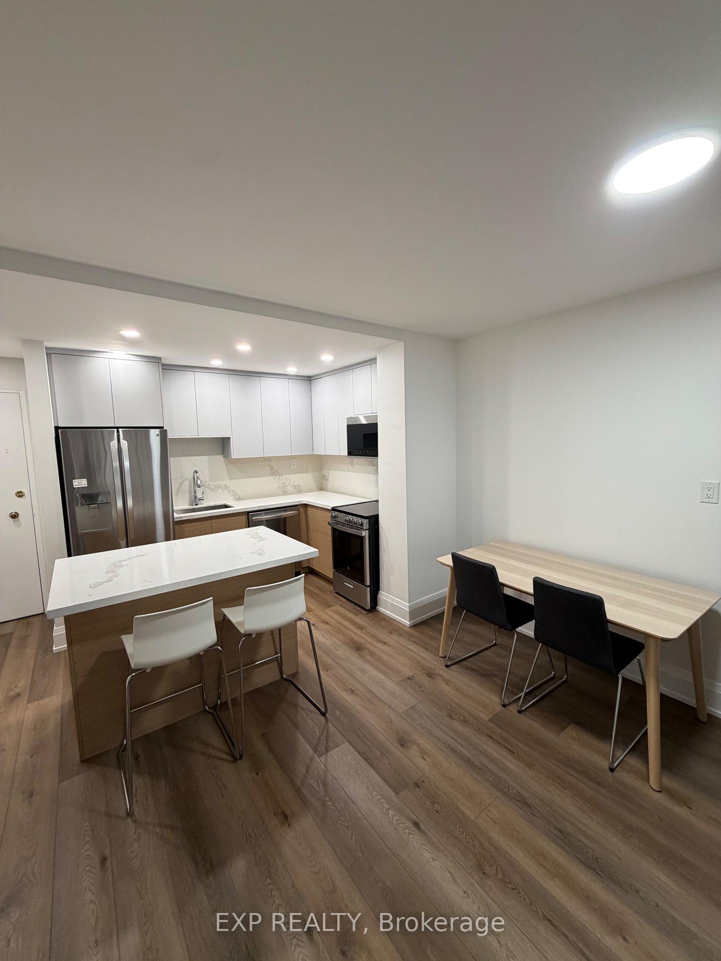 Photo 4 of Unit 404, 60 Montclair Avenue, Toronto, Forest Hill South — HOMEH