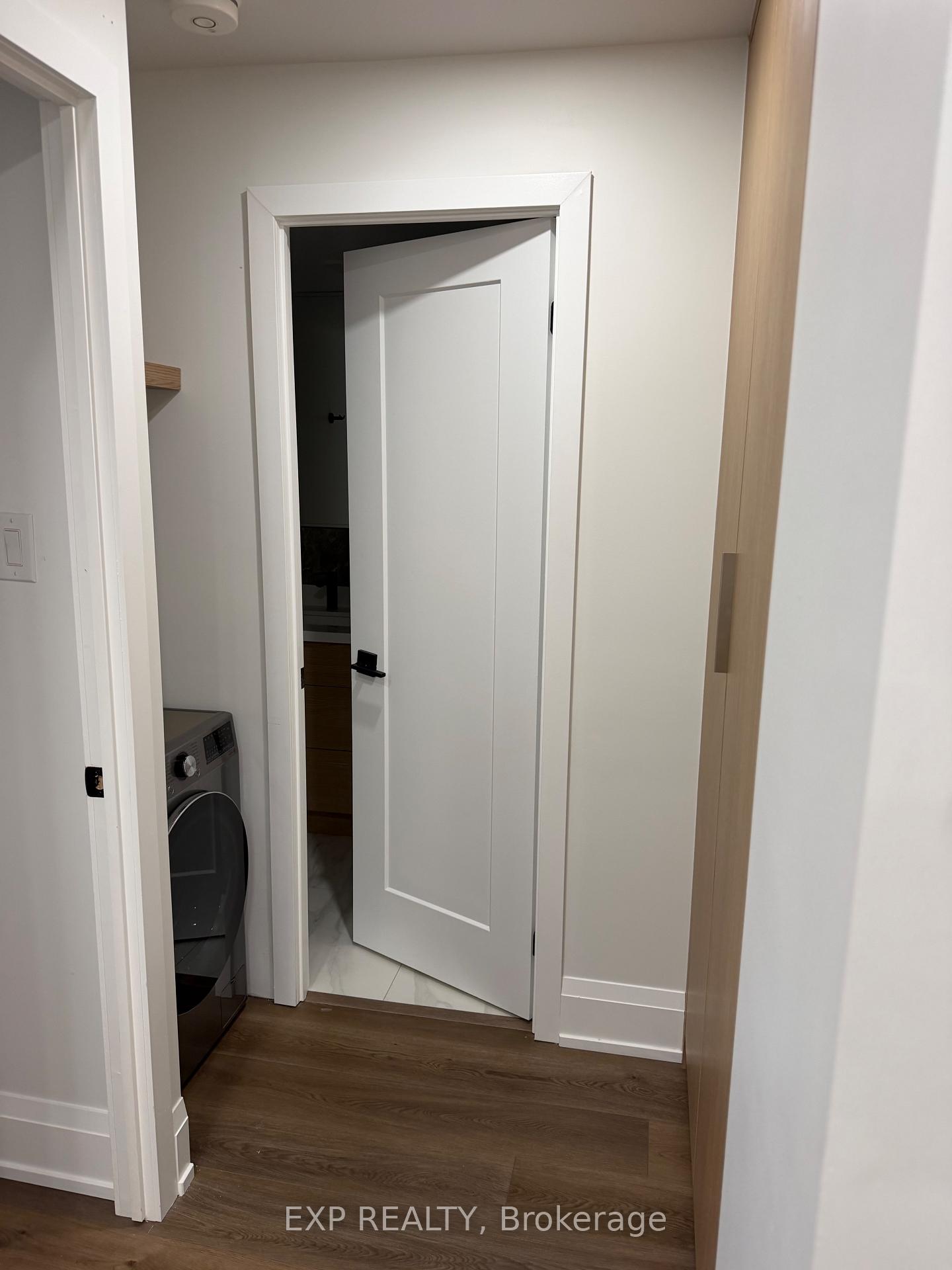 Photo 9 of Unit 404, 60 Montclair Avenue, Toronto, Forest Hill South — HOMEH