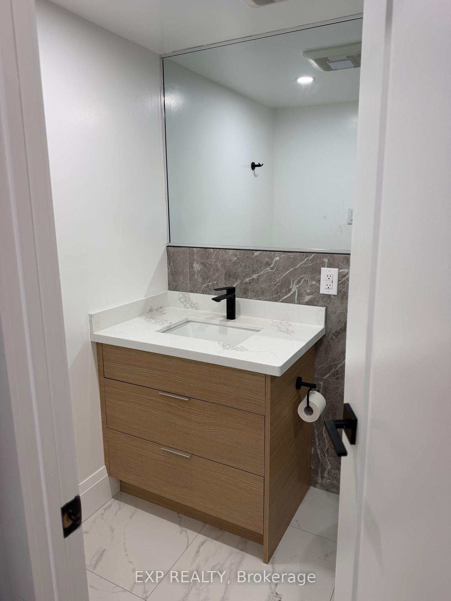 Photo 10 of Unit 404, 60 Montclair Avenue, Toronto, Forest Hill South — HOMEH