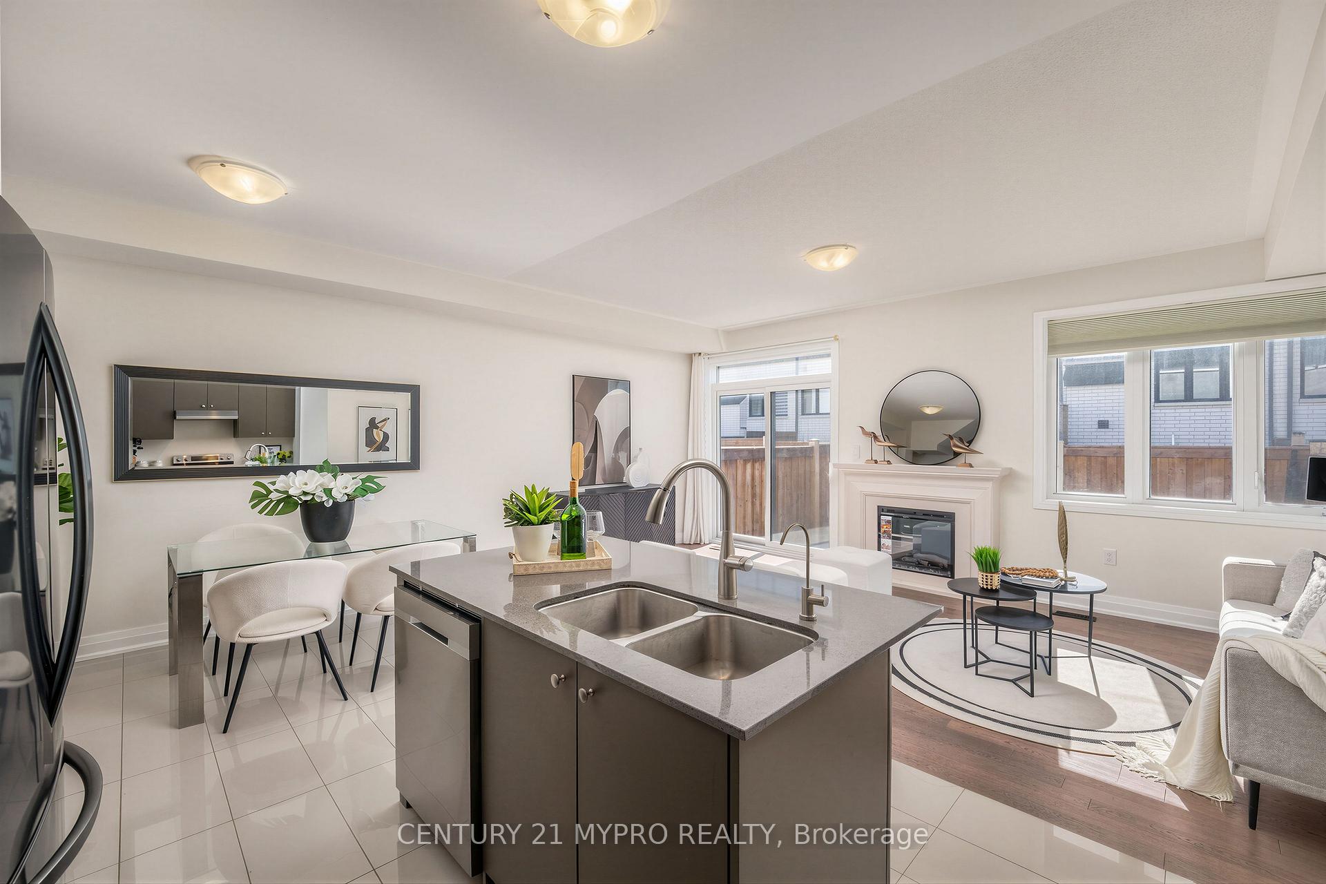 Photo 8 of 105 McCague Avenue, Richmond Hill, Rural Richmond Hill — HOMEH