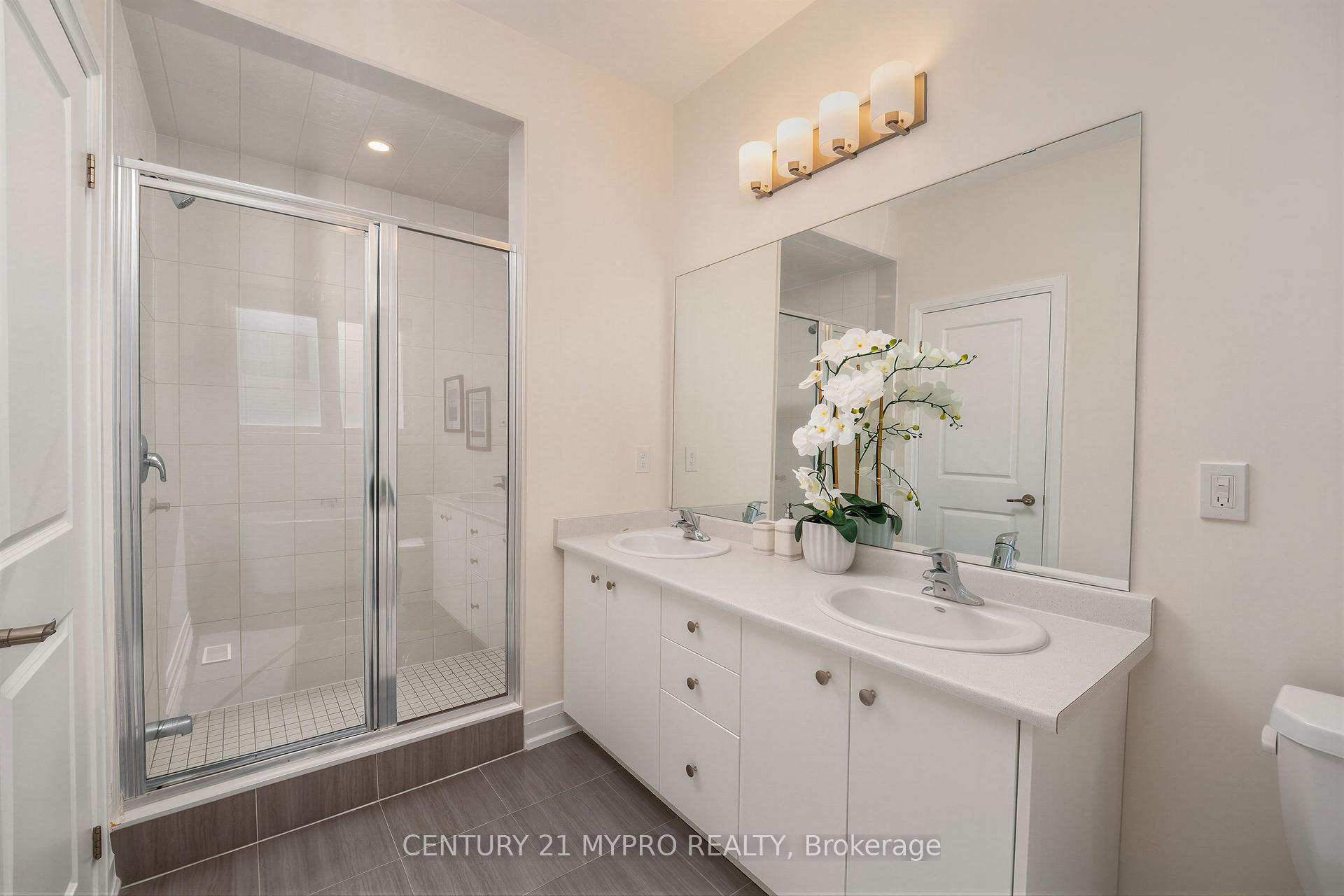 Photo 23 of 105 McCague Avenue, Richmond Hill, Rural Richmond Hill — HOMEH