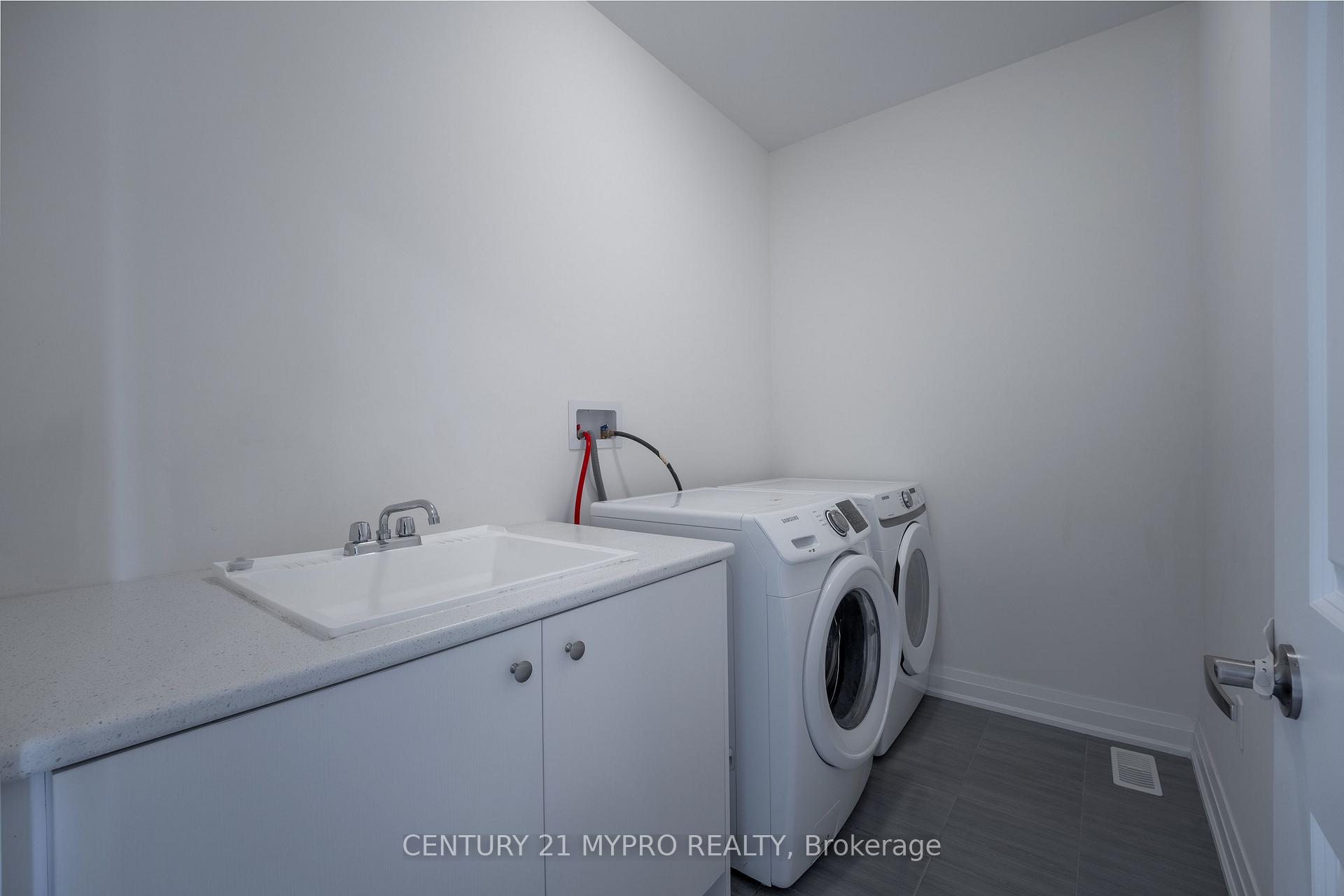 Photo 37 of 105 McCague Avenue, Richmond Hill, Rural Richmond Hill — HOMEH