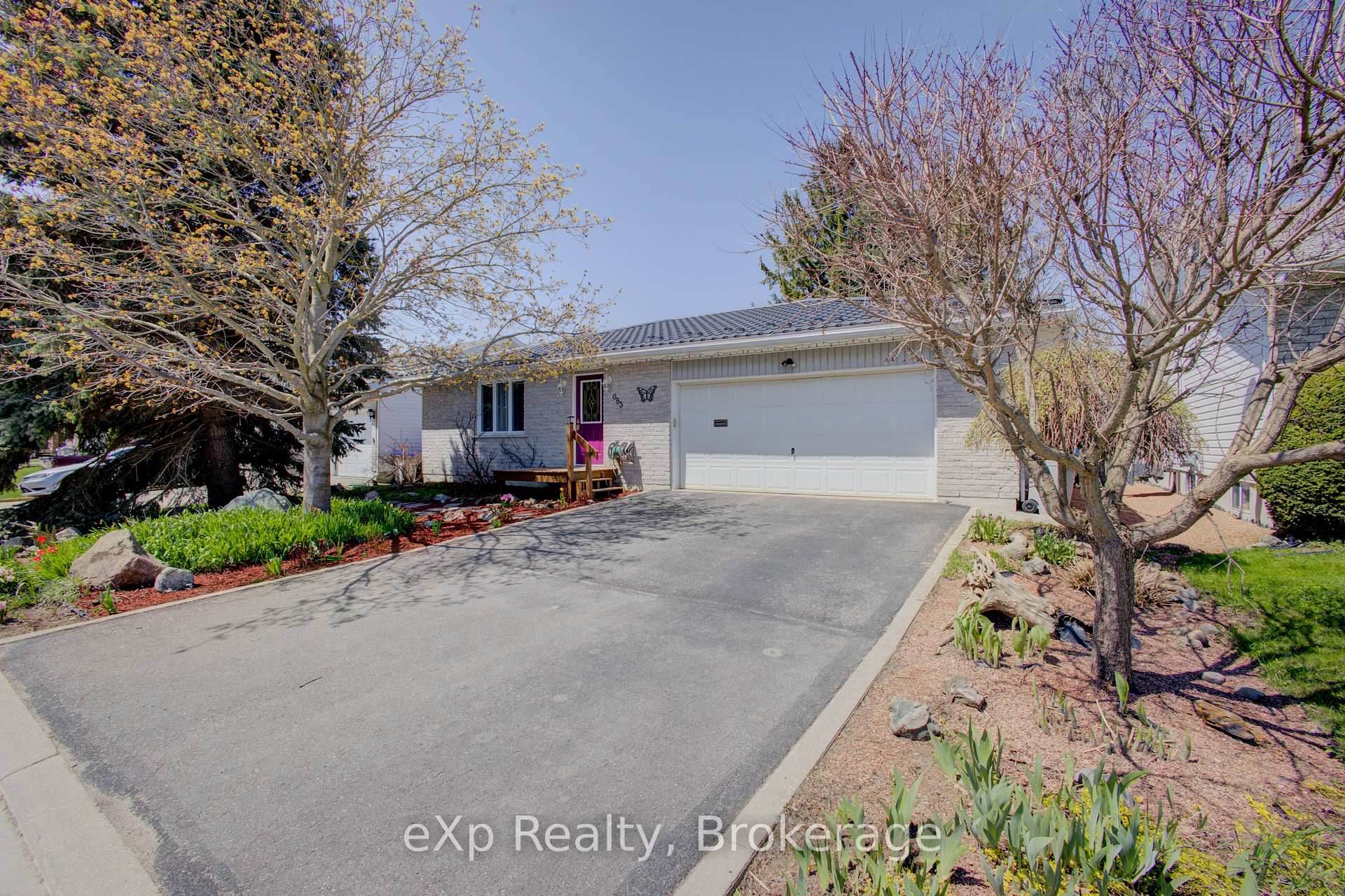 Photo 2 of 685 Reserve Avenue S, North Perth, Listowel — HOMEH