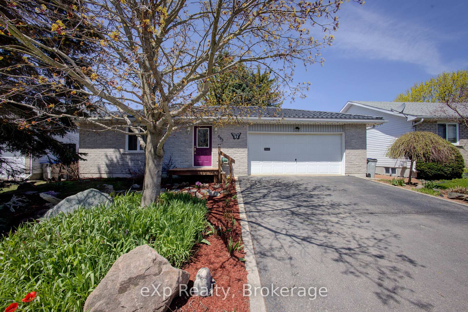Photo 3 of 685 Reserve Avenue S, North Perth, Listowel — HOMEH