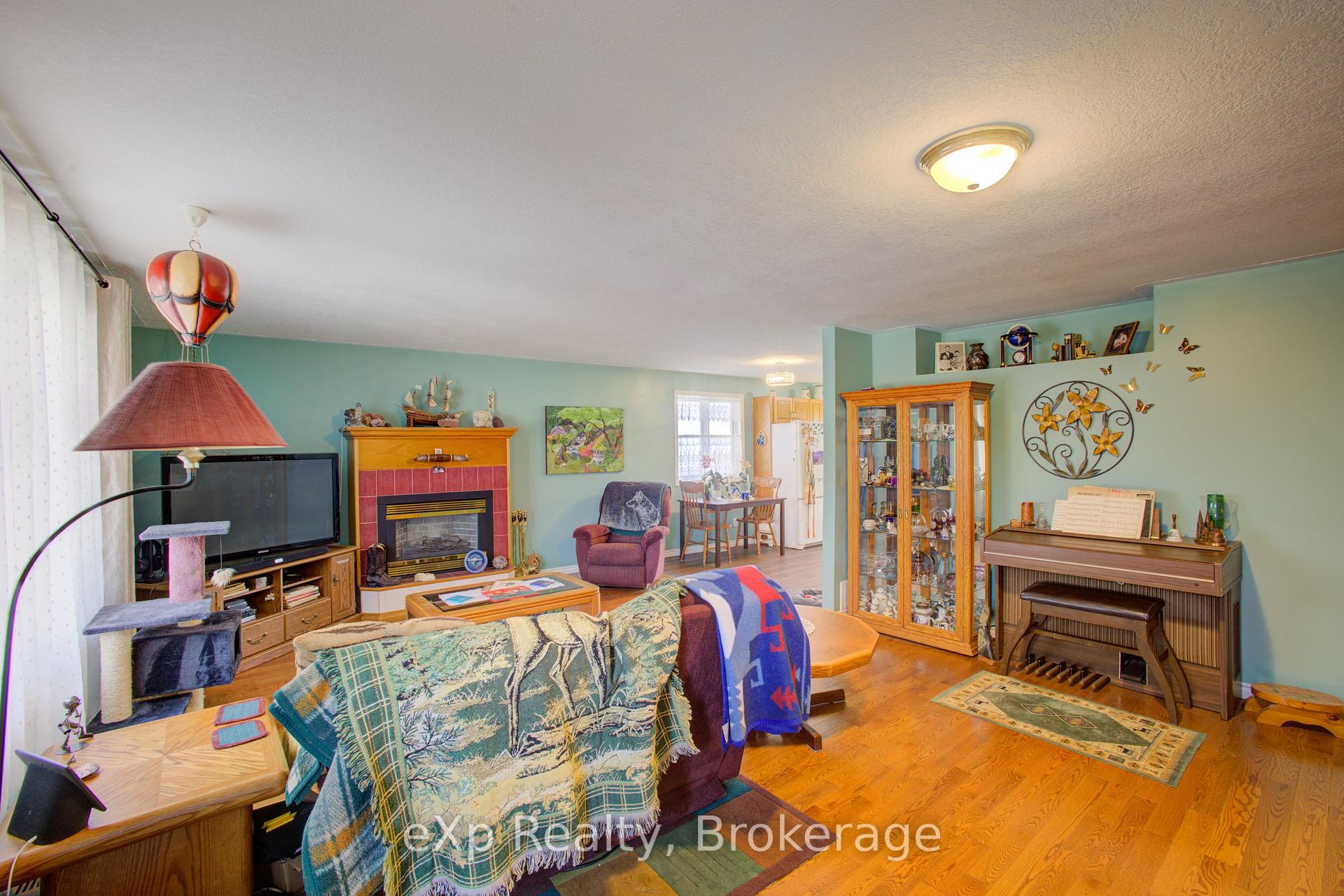 Photo 5 of 685 Reserve Avenue S, North Perth, Listowel — HOMEH
