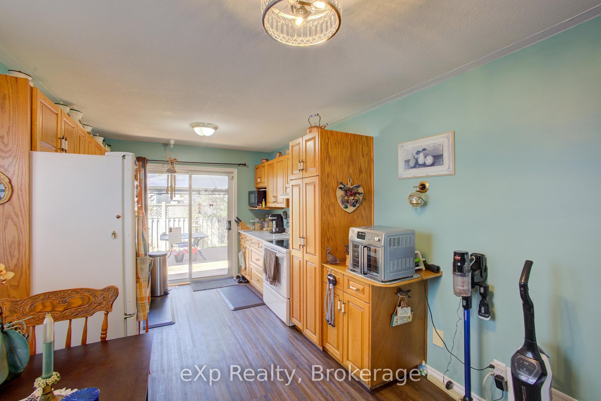 Photo 10 of 685 Reserve Avenue S, North Perth, Listowel — HOMEH