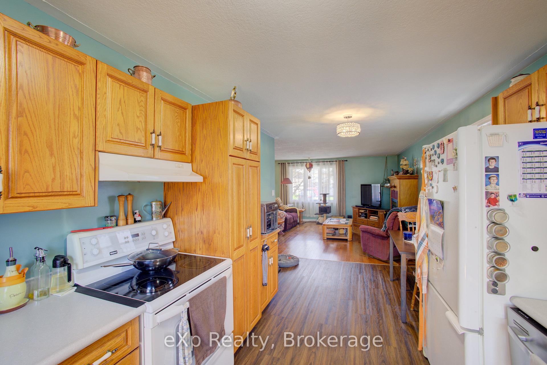 Photo 13 of 685 Reserve Avenue S, North Perth, Listowel — HOMEH