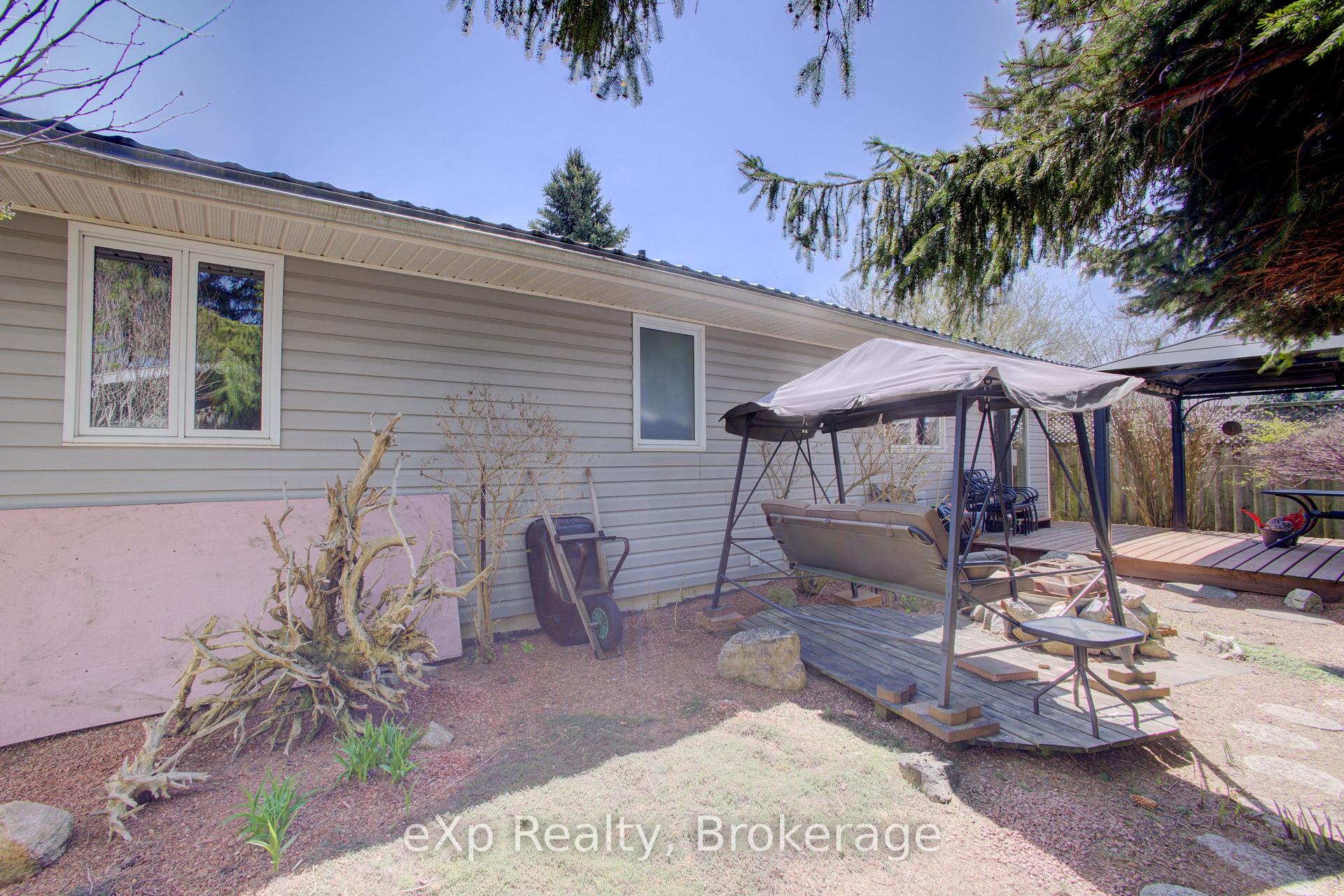 Photo 26 of 685 Reserve Avenue S, North Perth, Listowel — HOMEH