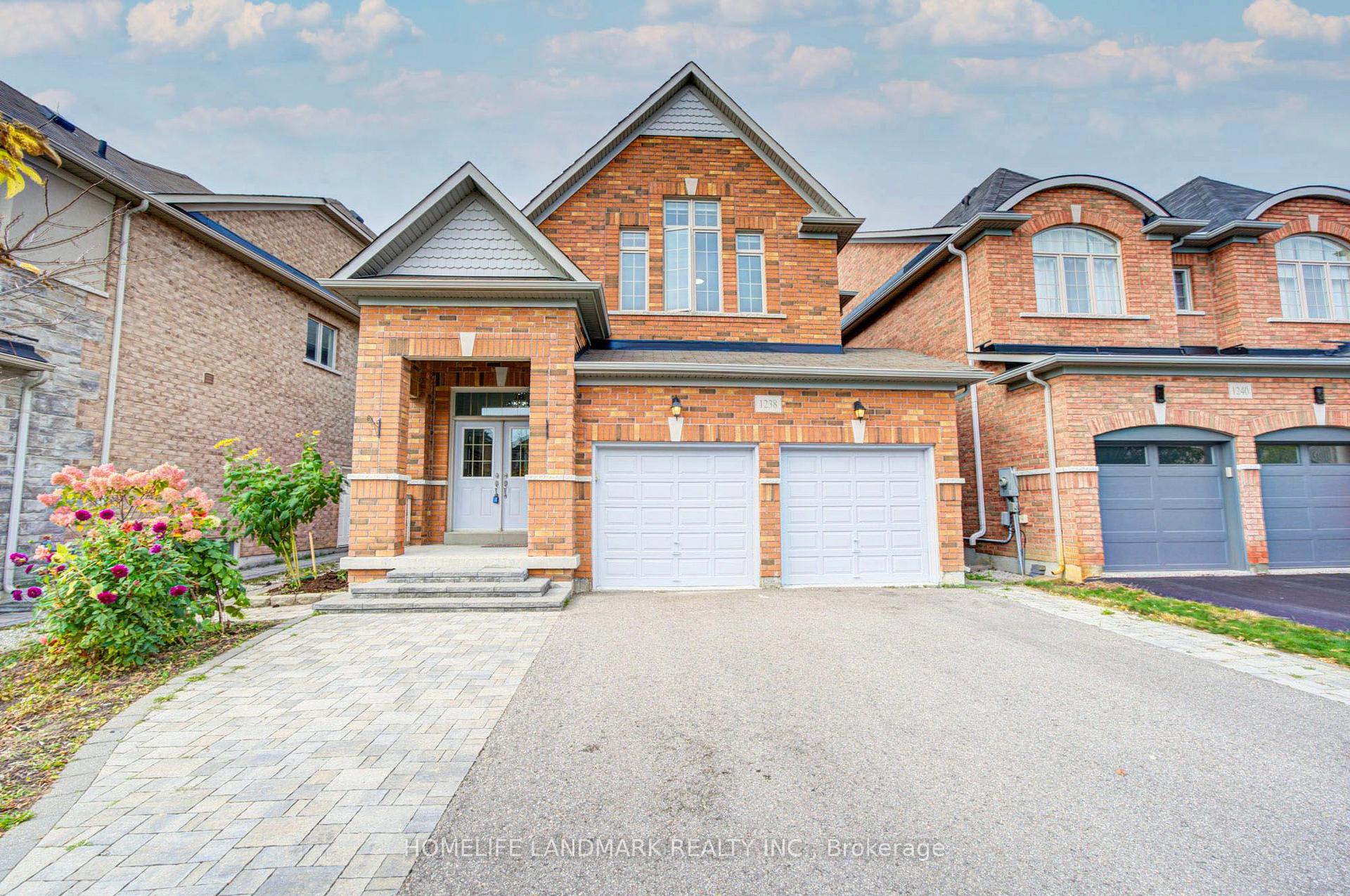 Photo 3 of 1238 Atkins Drive, Newmarket, Stonehaven-Wyndham — HOMEH