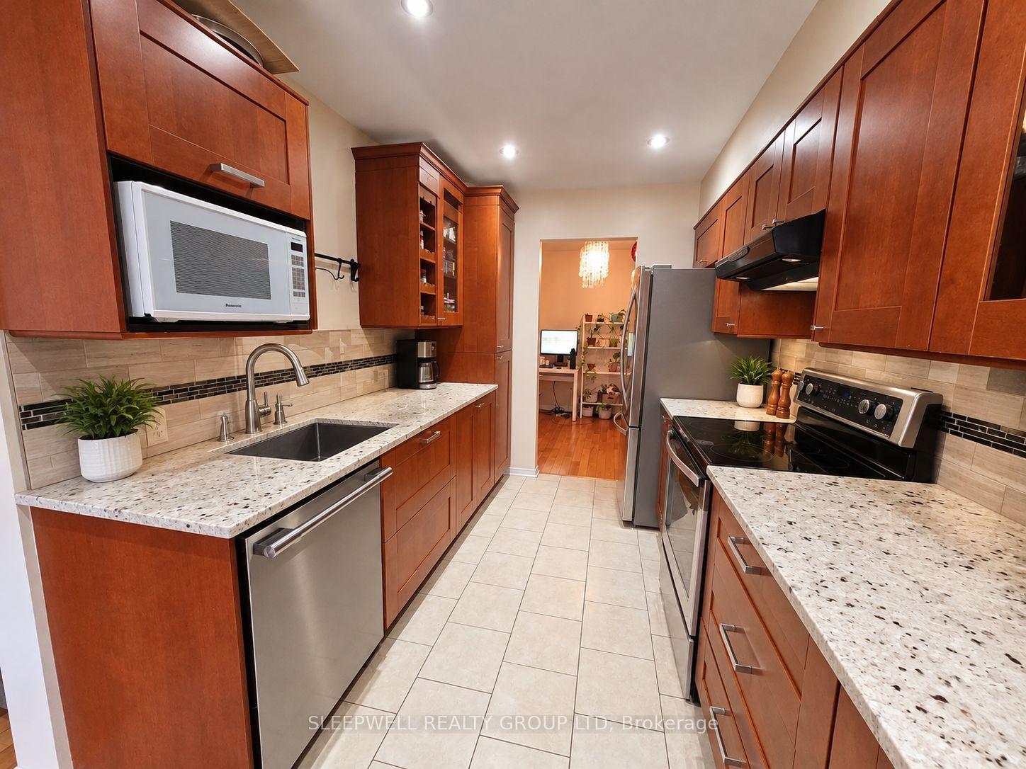 Photo 5 of 2 Jackman Terrace, Ottawa, Kanata - Katimavik — HOMEH