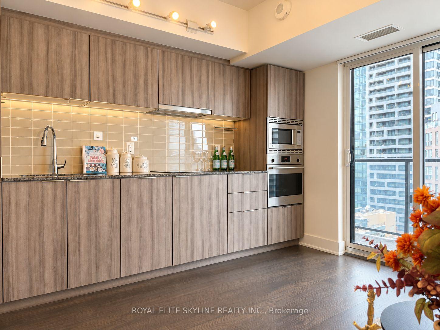 Photo 9 of Unit 2401, 955 Bay Street, Toronto, Bay Street Corridor — HOMEH