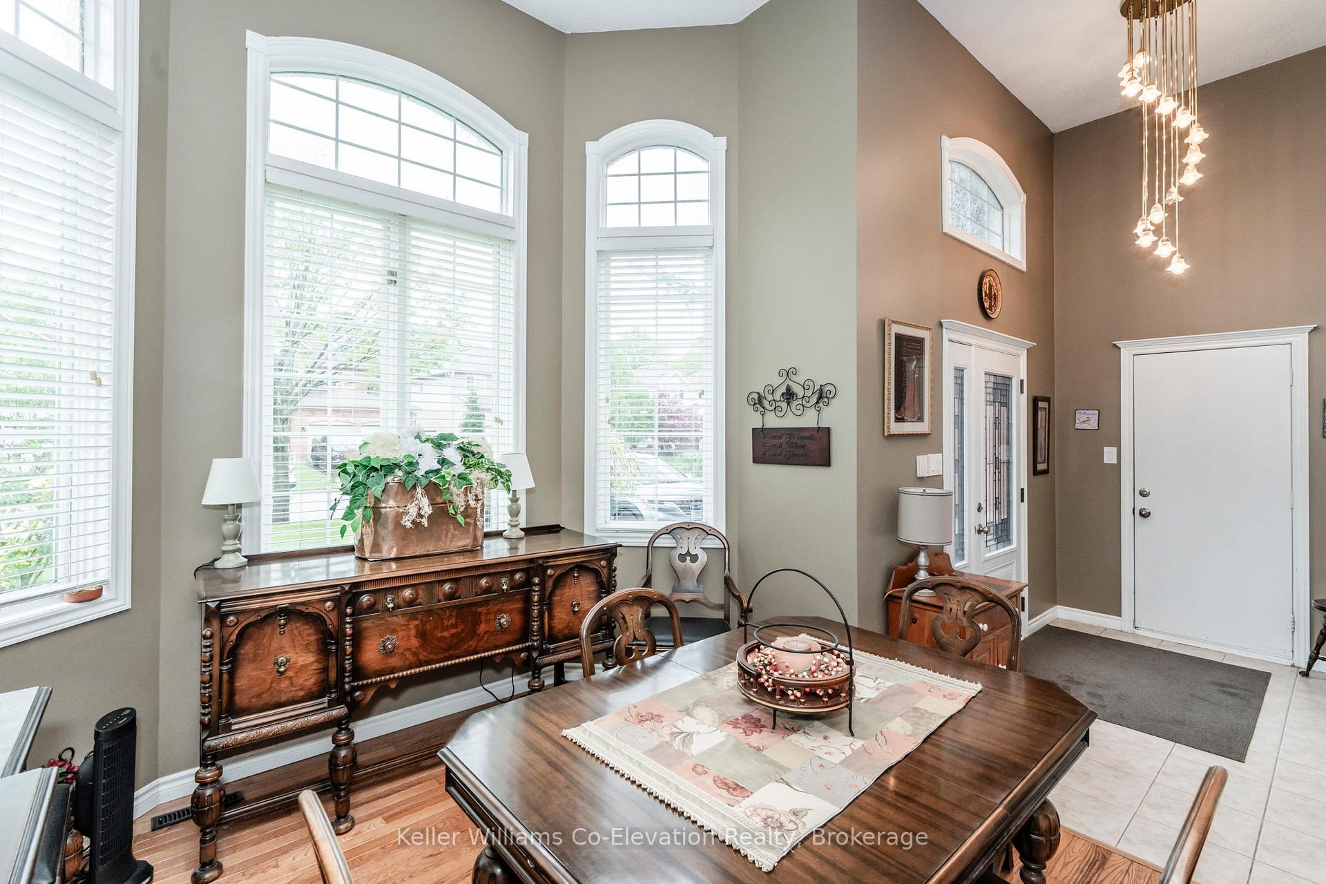 Photo 3 of 33 Allsop Crescent, Barrie, Holly — HOMEH
