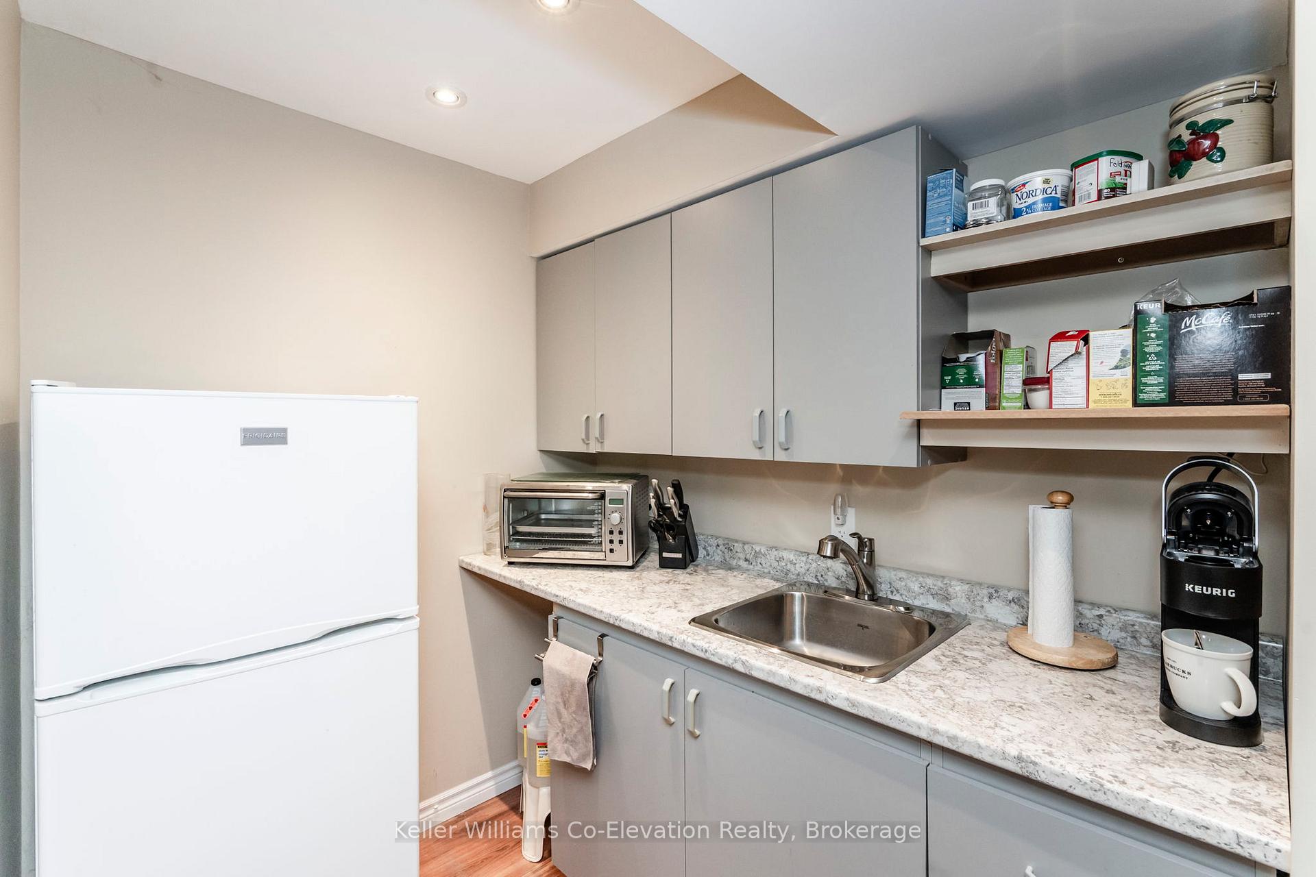 Photo 17 of 33 Allsop Crescent, Barrie, Holly — HOMEH