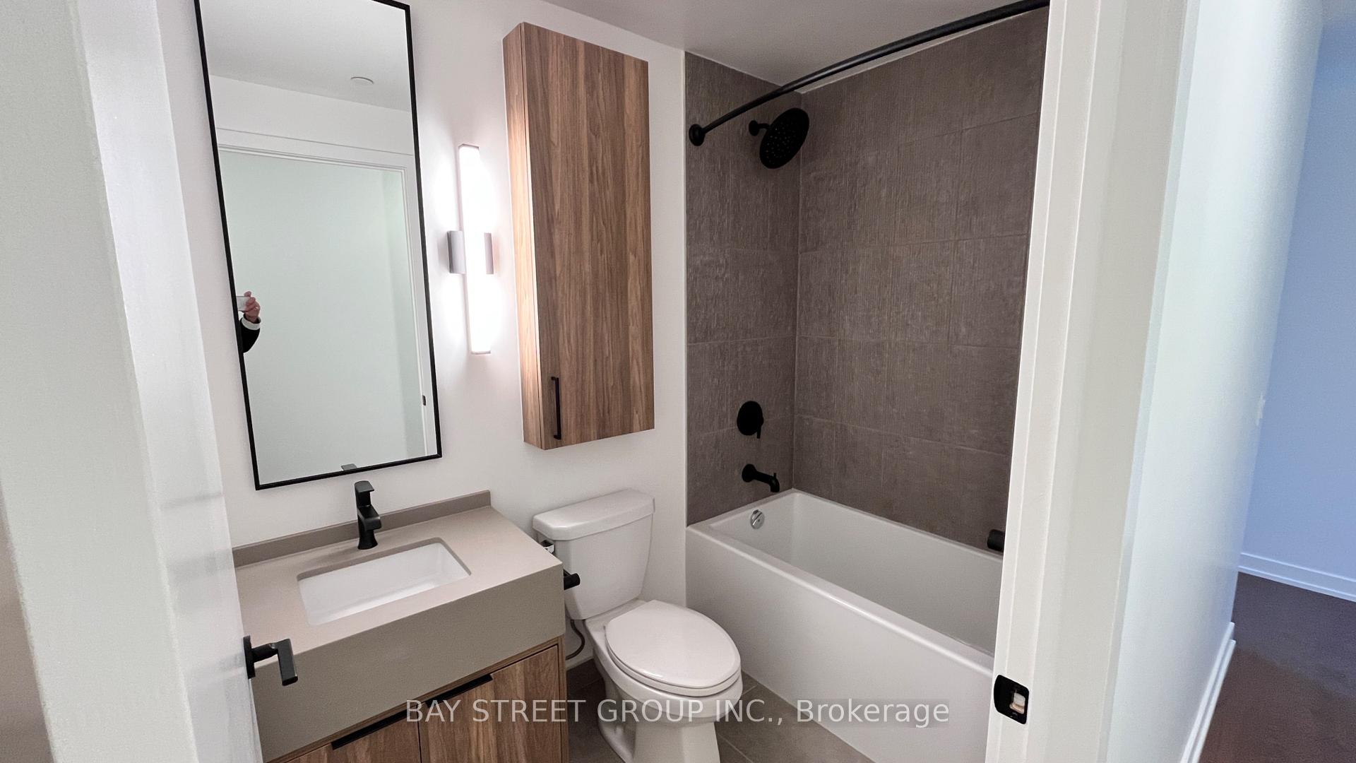 Photo 7 of Unit 627, 91 Montclair Avenue, Toronto, Forest Hill South — HOMEH