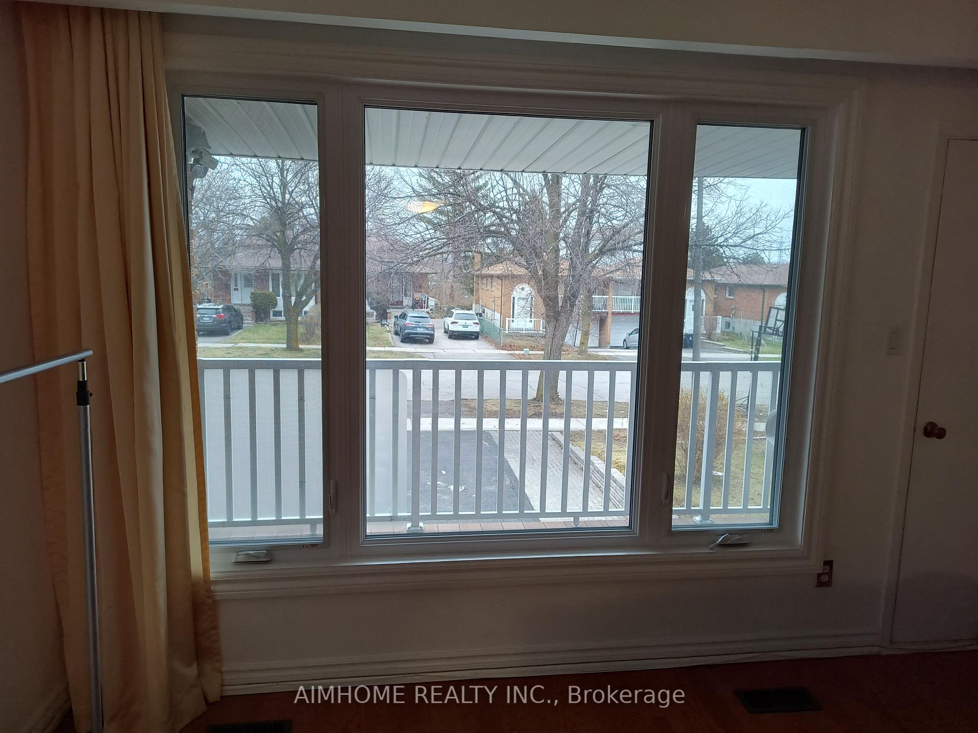 Photo 6 of 68 Mentor Boulevard, North York, Hillcrest Village — HOMEH