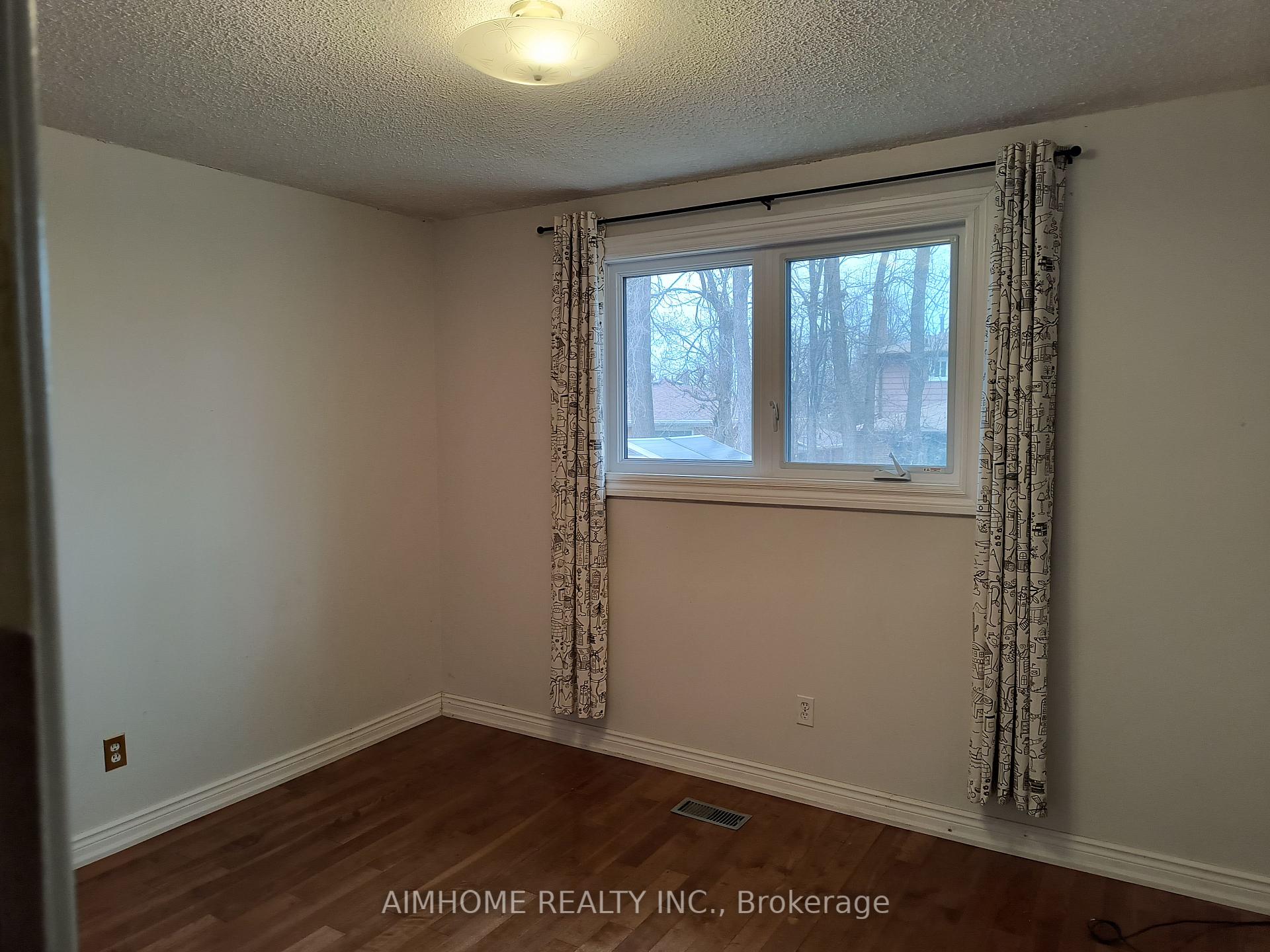 Photo 7 of 68 Mentor Boulevard, North York, Hillcrest Village — HOMEH
