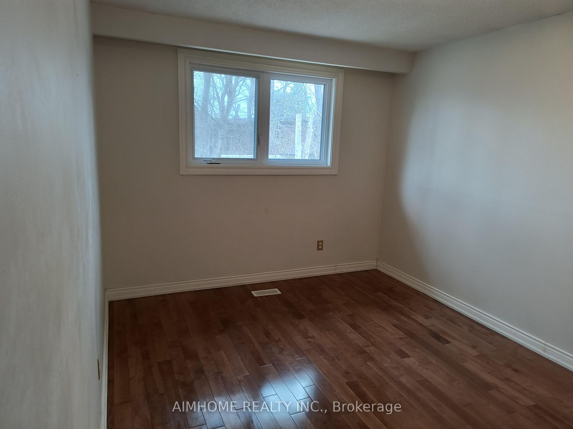 Photo 8 of 68 Mentor Boulevard, North York, Hillcrest Village — HOMEH