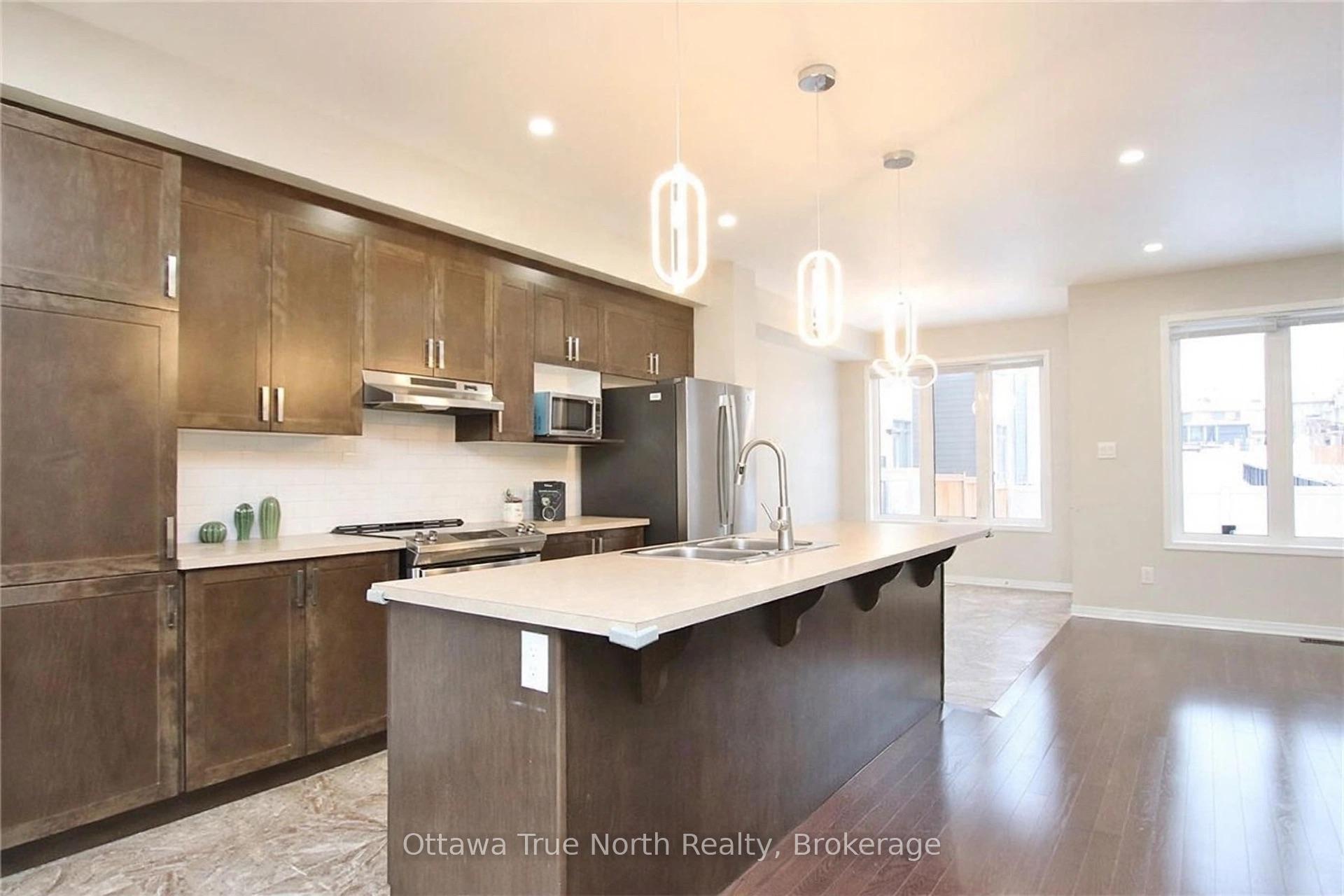 Photo 6 of 647 Gabriola Way, Ottawa, Kanata - Kanata Lakes/Heritage Hills — HOMEH