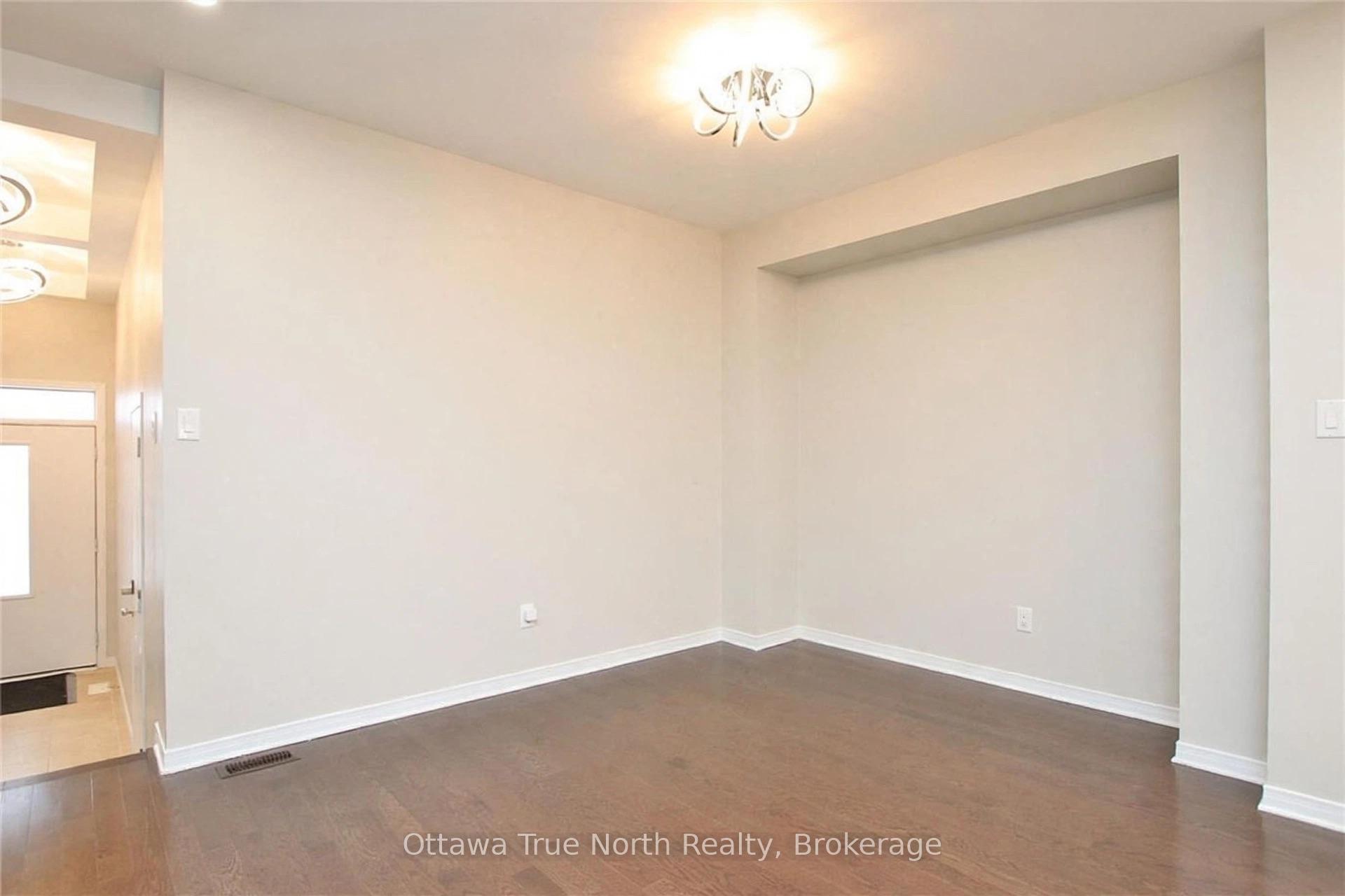 Photo 9 of 647 Gabriola Way, Ottawa, Kanata - Kanata Lakes/Heritage Hills — HOMEH