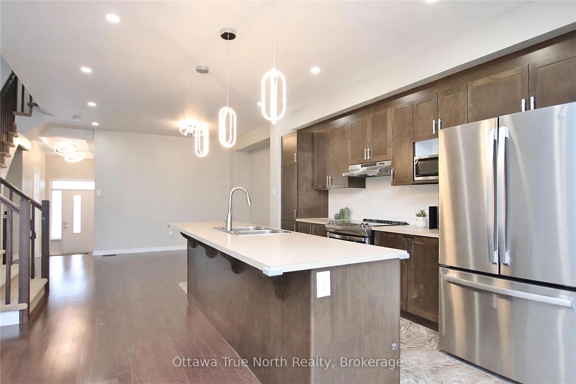Photo 10 of 647 Gabriola Way, Ottawa, Kanata - Kanata Lakes/Heritage Hills — HOMEH