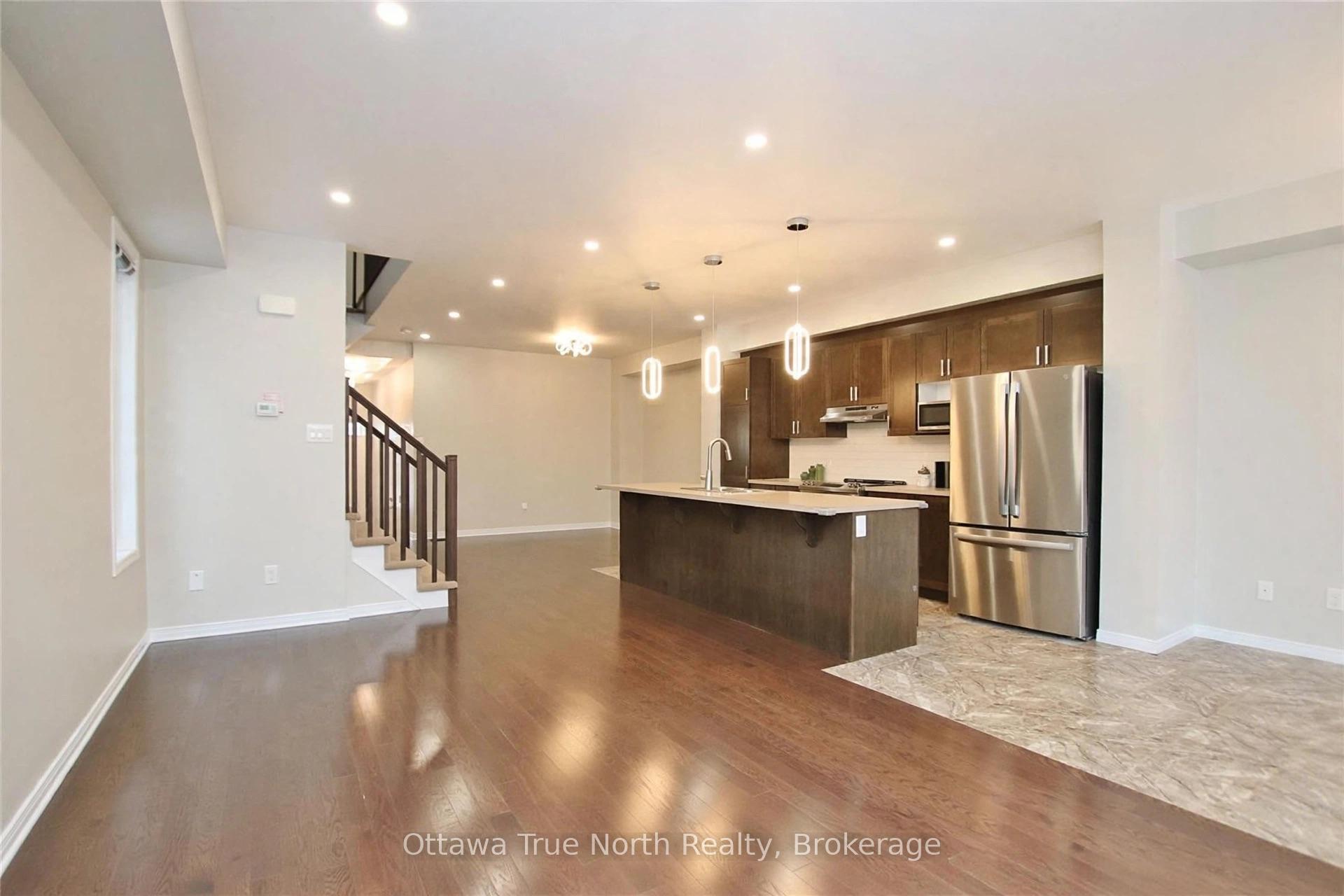 Photo 11 of 647 Gabriola Way, Ottawa, Kanata - Kanata Lakes/Heritage Hills — HOMEH
