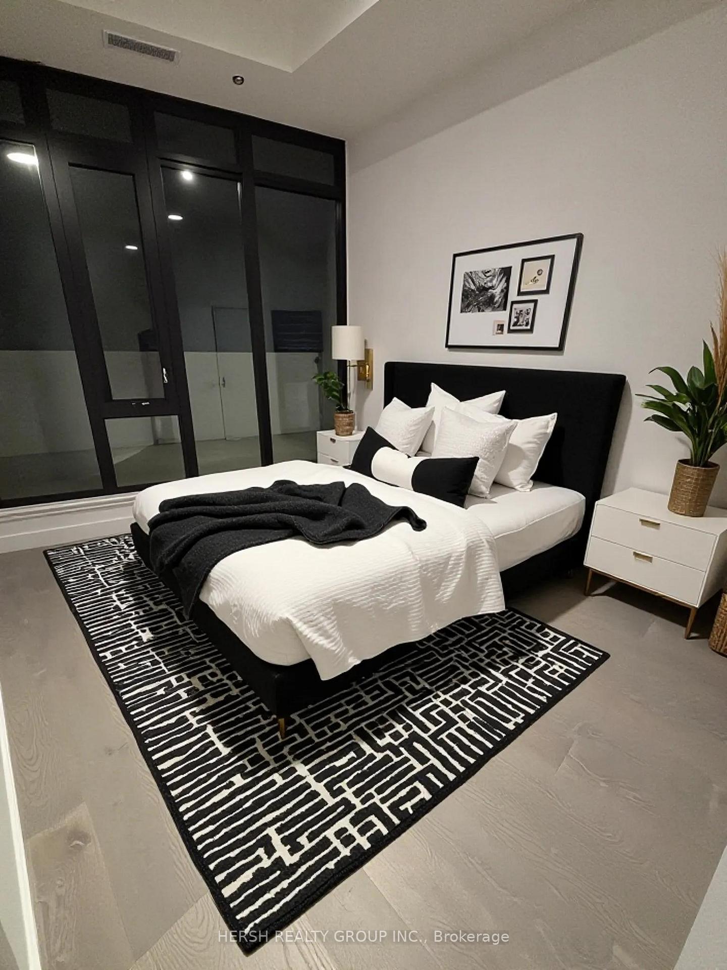 Photo 2 of Unit 806, 160 Kingsway Crescent, Etobicoke, Kingsway South — HOMEH