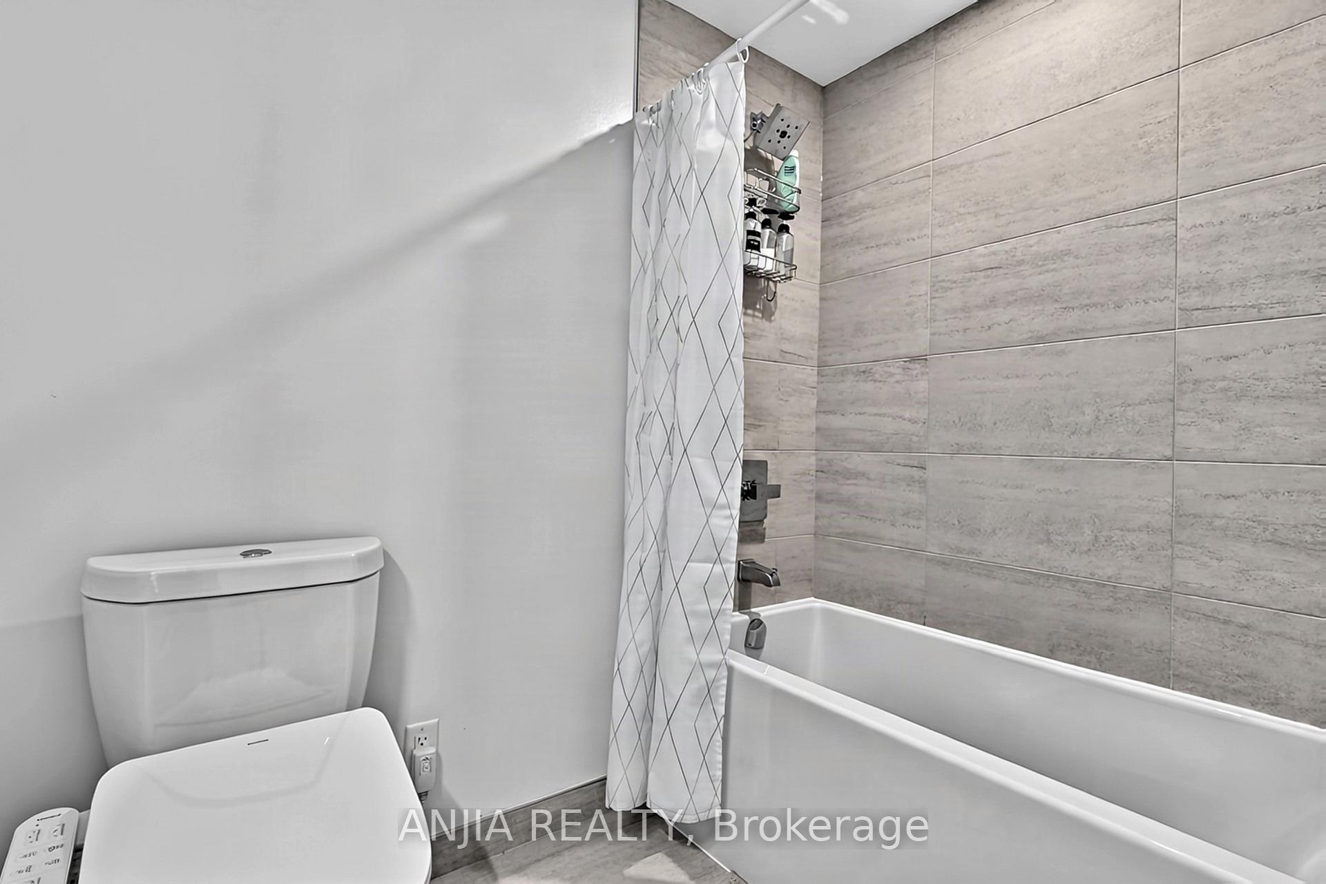 Photo 18 of Unit 2705, 18 Water Walk Drive, Markham, Unionville — HOMEH
