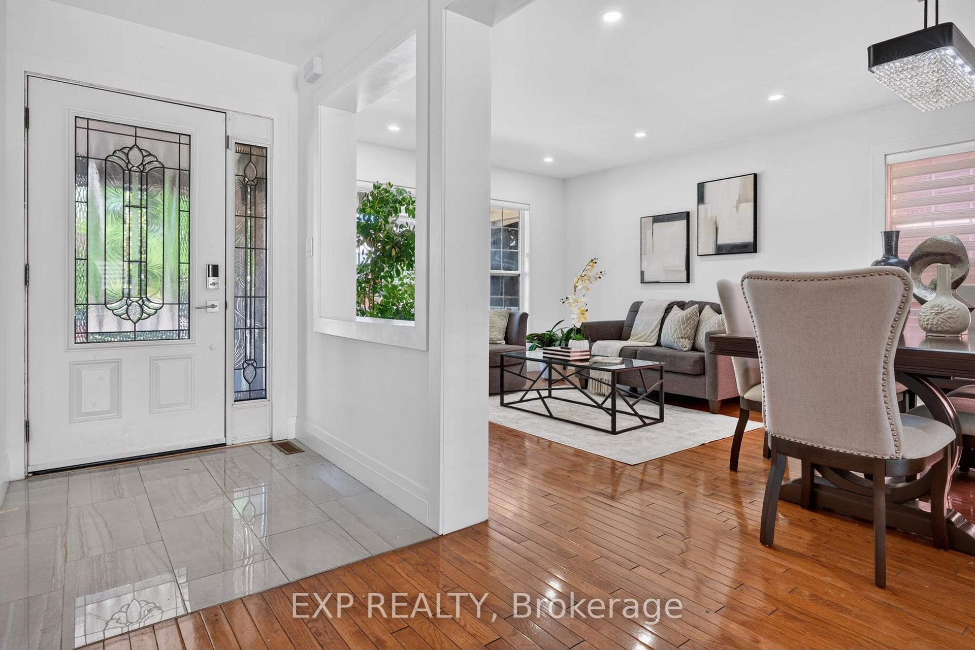 Photo 3 of 664 Dolby Crescent, Milton, Beaty — HOMEH