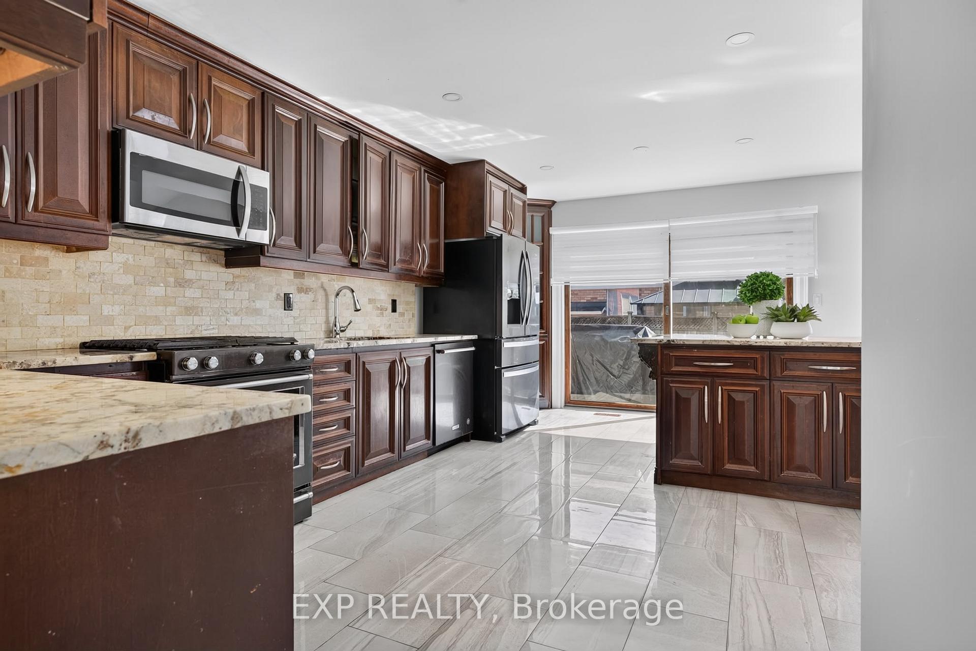 Photo 7 of 664 Dolby Crescent, Milton, Beaty — HOMEH