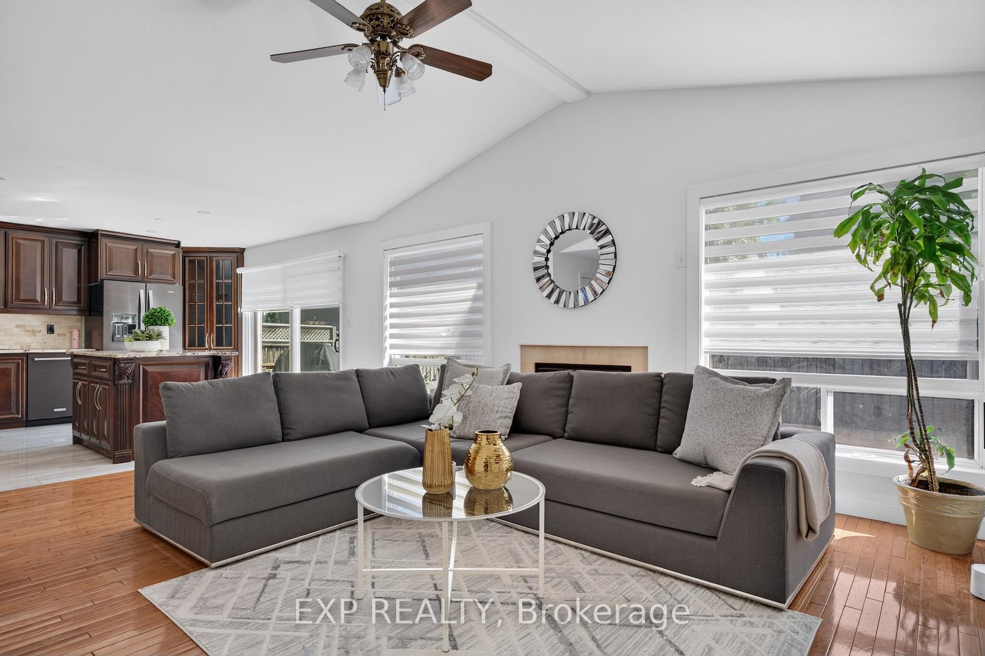Photo 10 of 664 Dolby Crescent, Milton, Beaty — HOMEH
