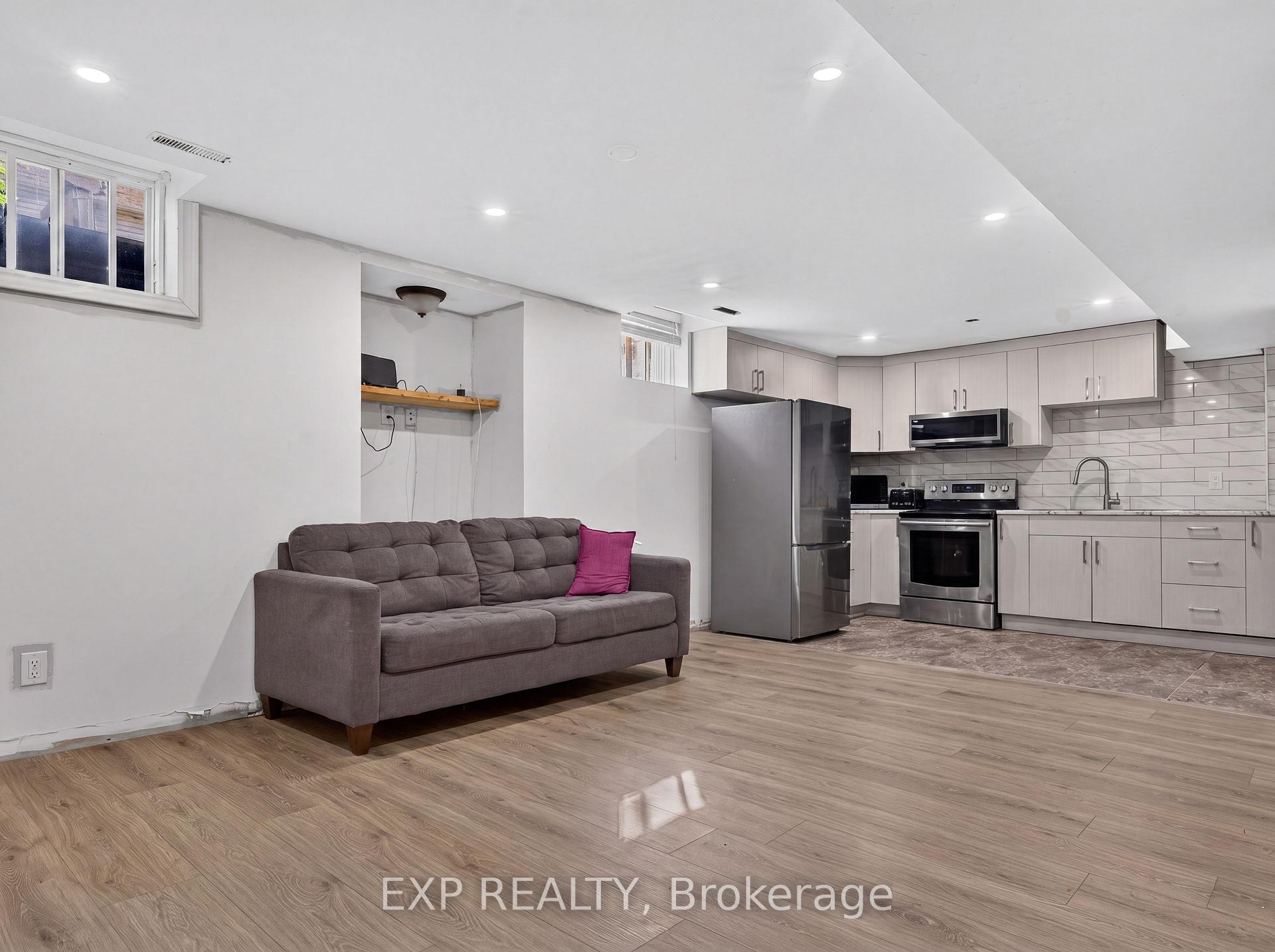 Photo 17 of 664 Dolby Crescent, Milton, Beaty — HOMEH
