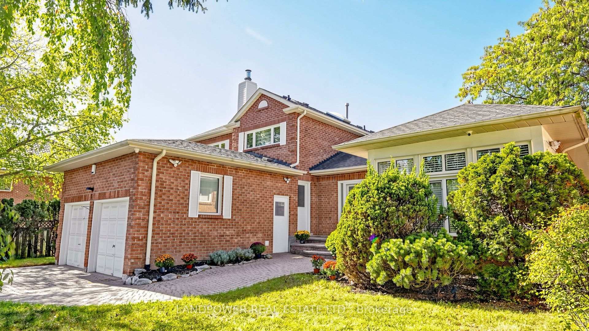 Photo 4 of 2 Ambleside Crescent, Markham, Unionville — HOMEH