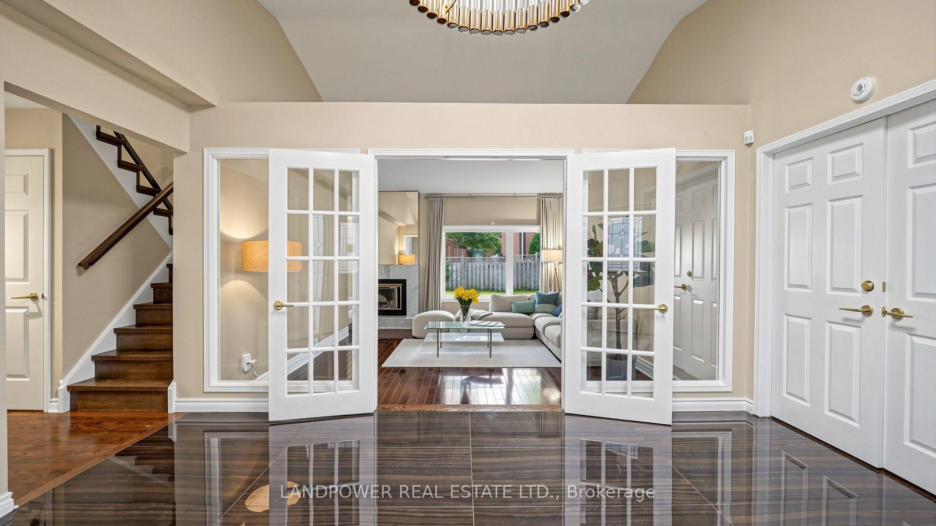 Photo 6 of 2 Ambleside Crescent, Markham, Unionville — HOMEH