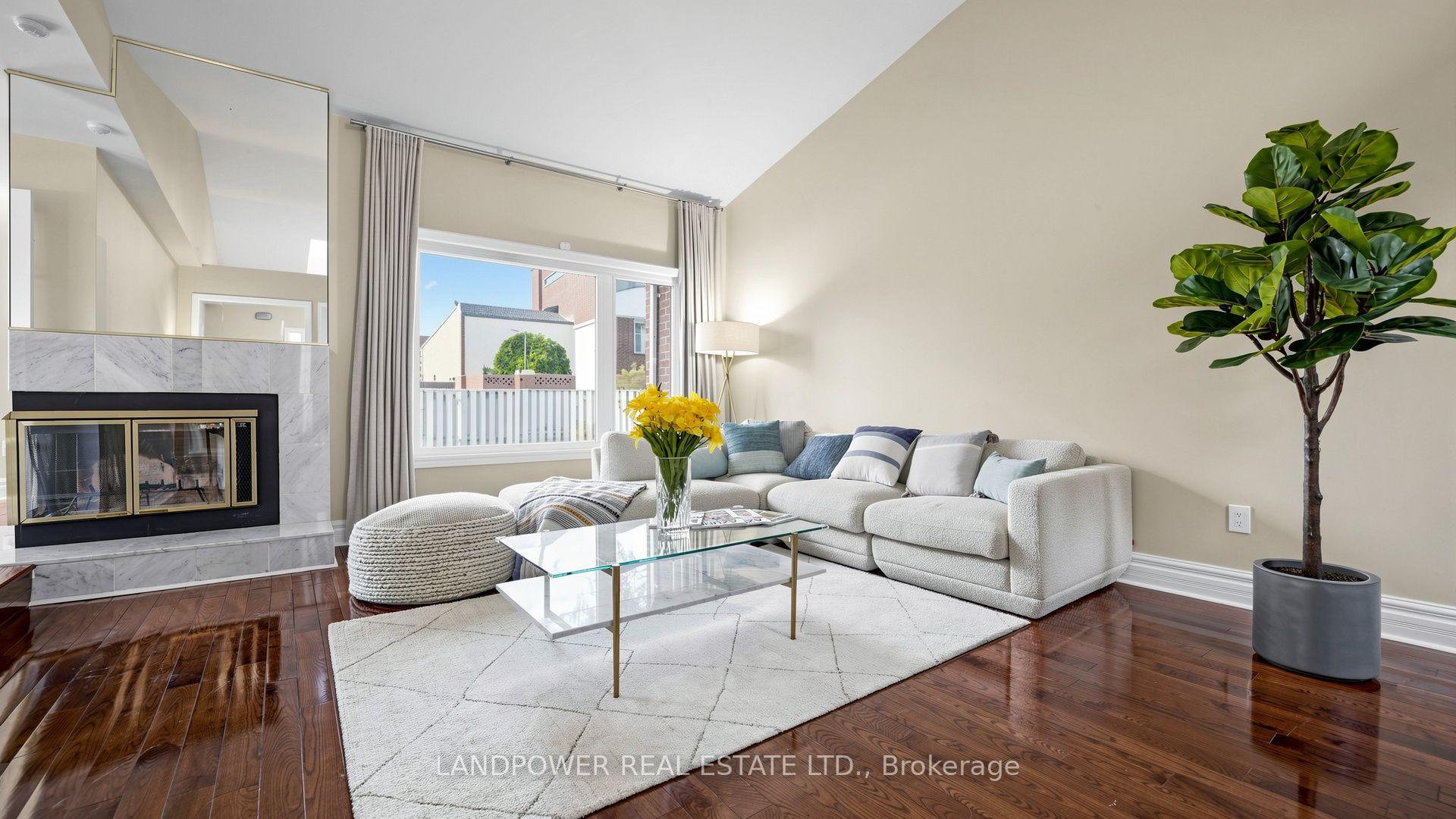 Photo 8 of 2 Ambleside Crescent, Markham, Unionville — HOMEH