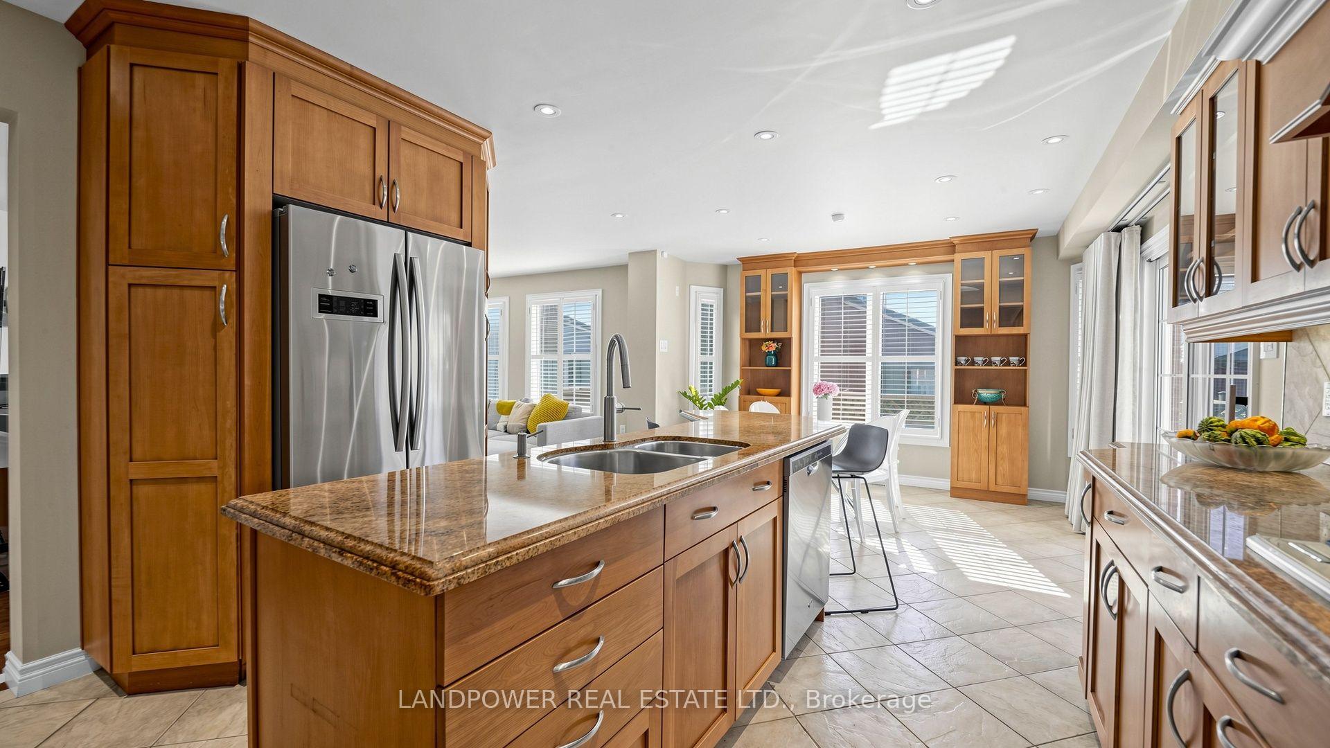 Photo 16 of 2 Ambleside Crescent, Markham, Unionville — HOMEH
