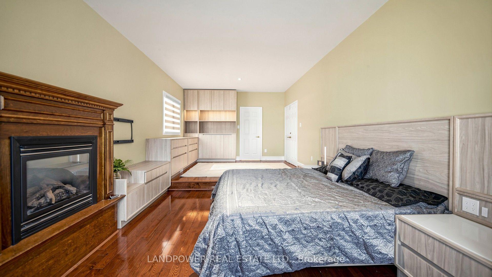 Photo 24 of 2 Ambleside Crescent, Markham, Unionville — HOMEH