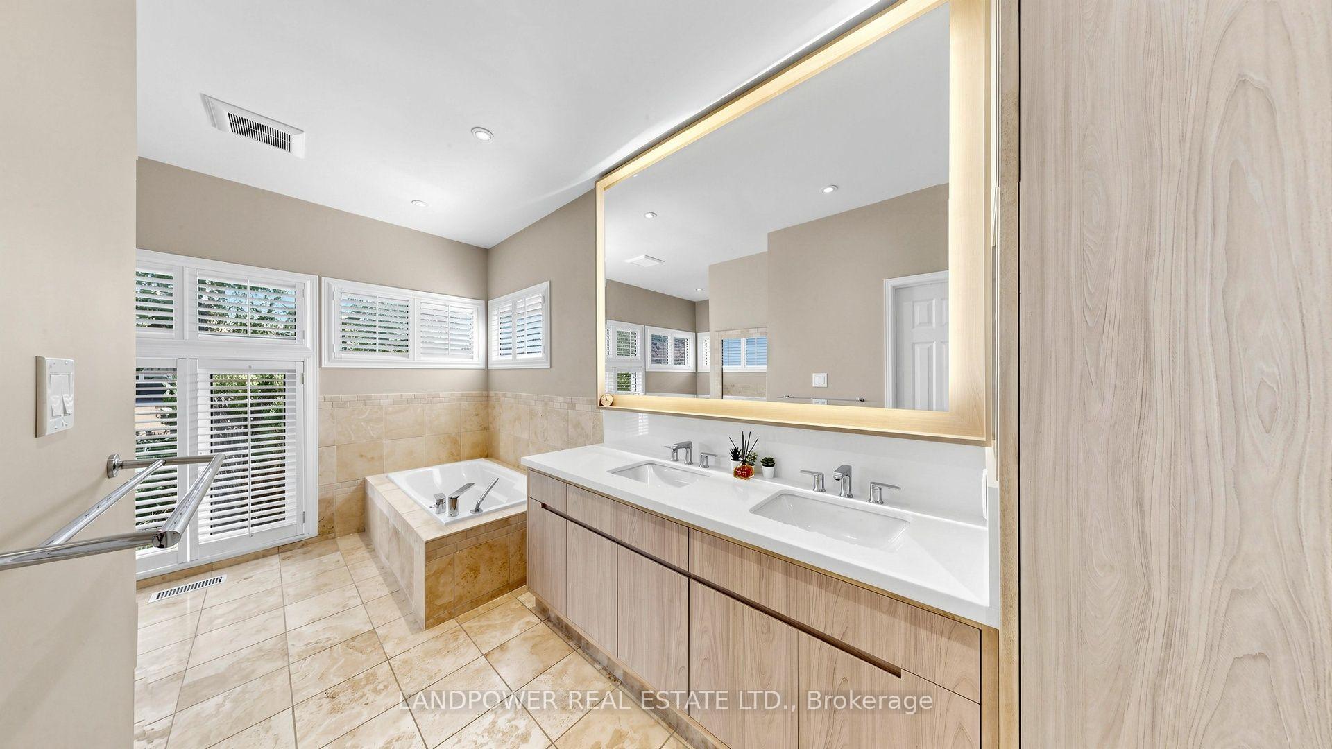 Photo 28 of 2 Ambleside Crescent, Markham, Unionville — HOMEH