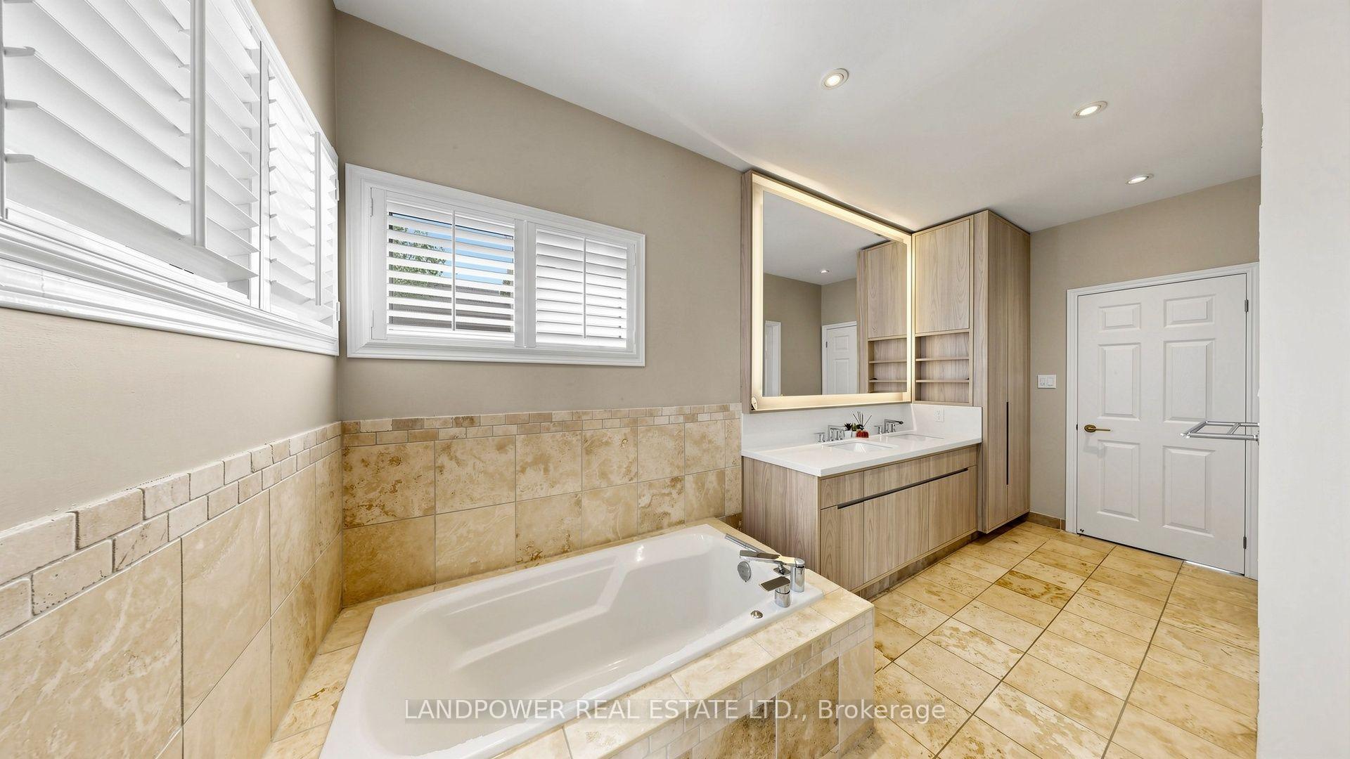 Photo 29 of 2 Ambleside Crescent, Markham, Unionville — HOMEH